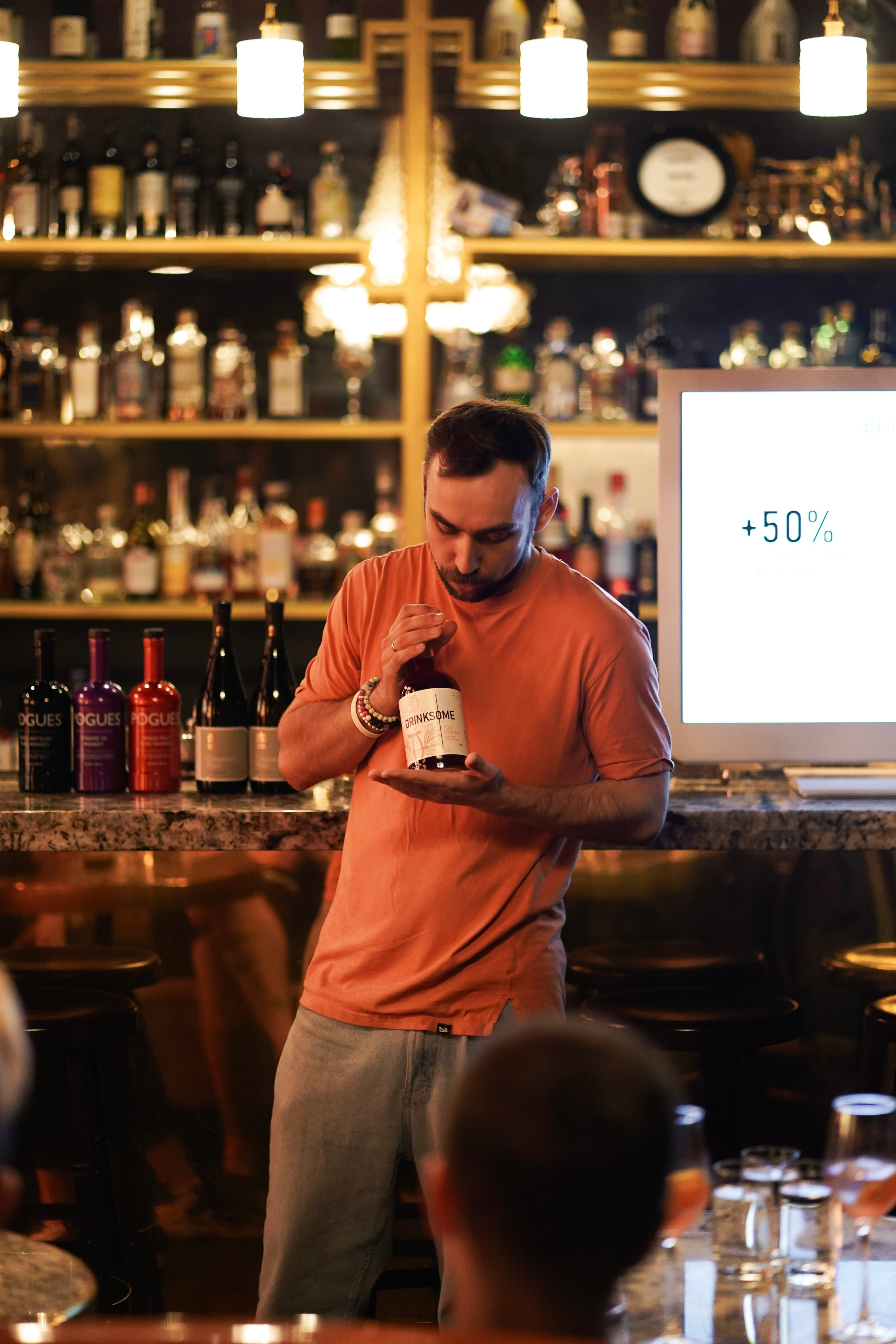 Bar Boss в «Детектив, где Вы?» (2024). Фотограф с психологическим образованием