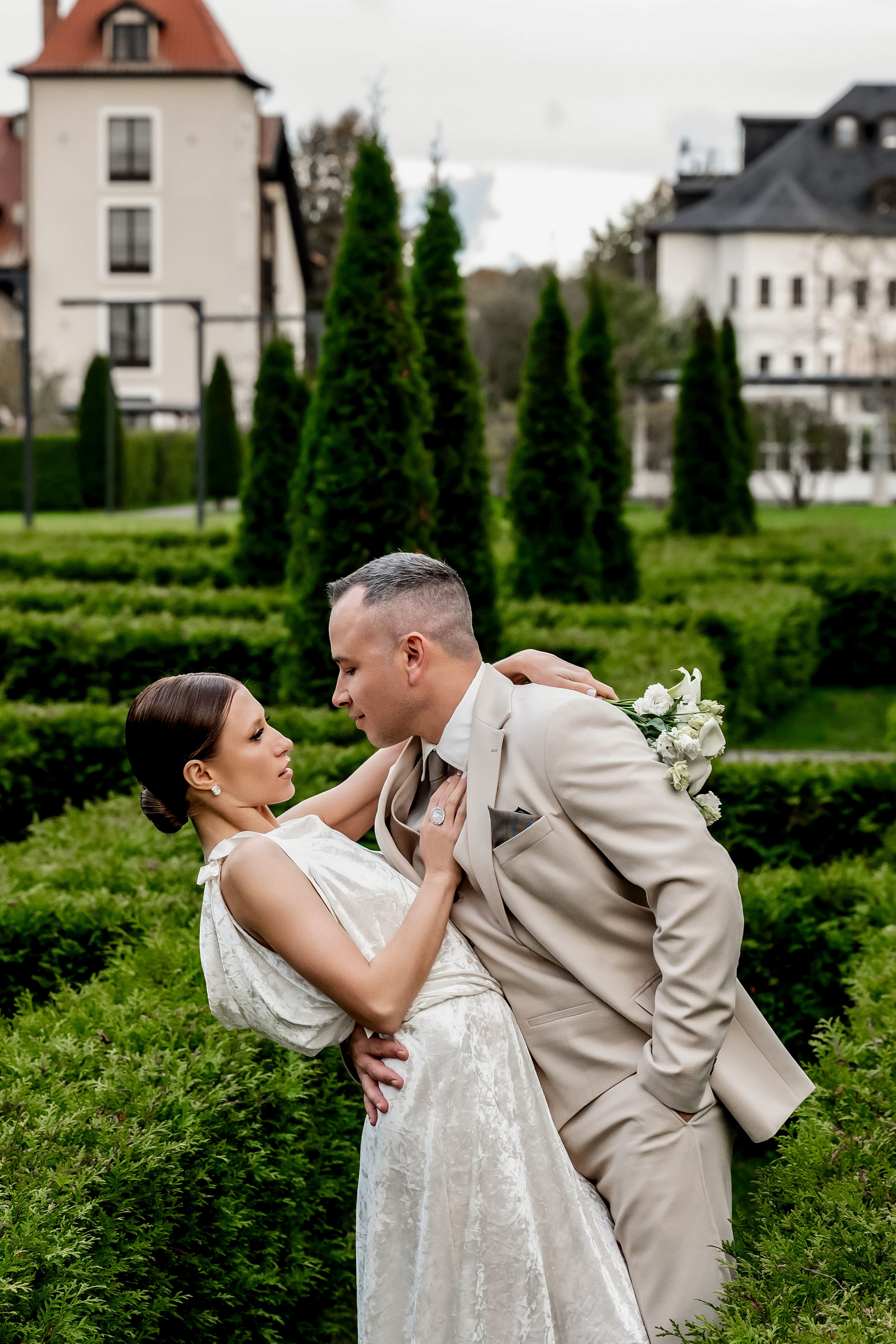 Свадебная прогулка в усадьбе Калининград. Наталья Слесаренко фотограф в Сочи