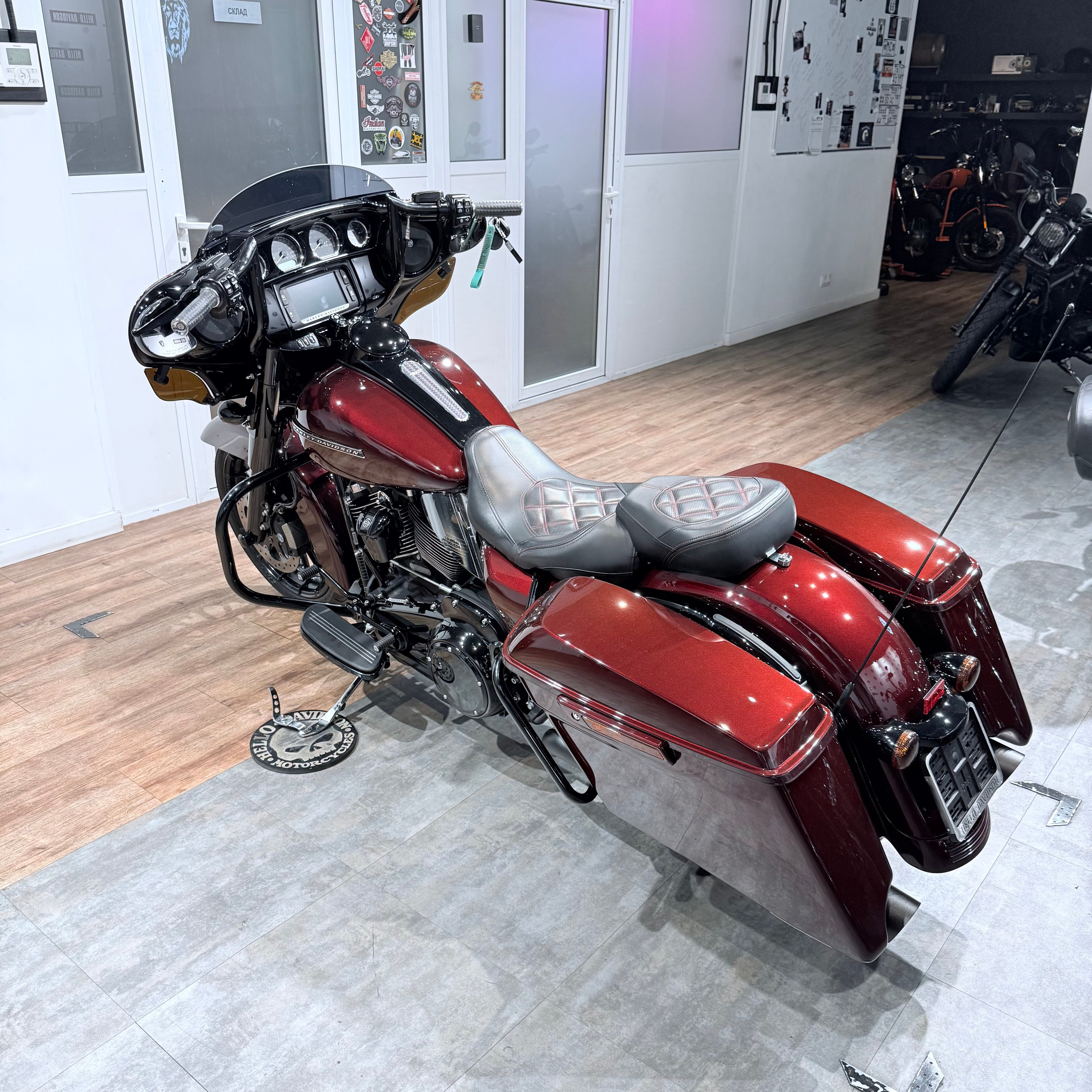 2017 Street Glide Sресiаl 107 Purple Сhоkоlatе. Hello Davidson, Москва. Только хорошие мотоциклы…