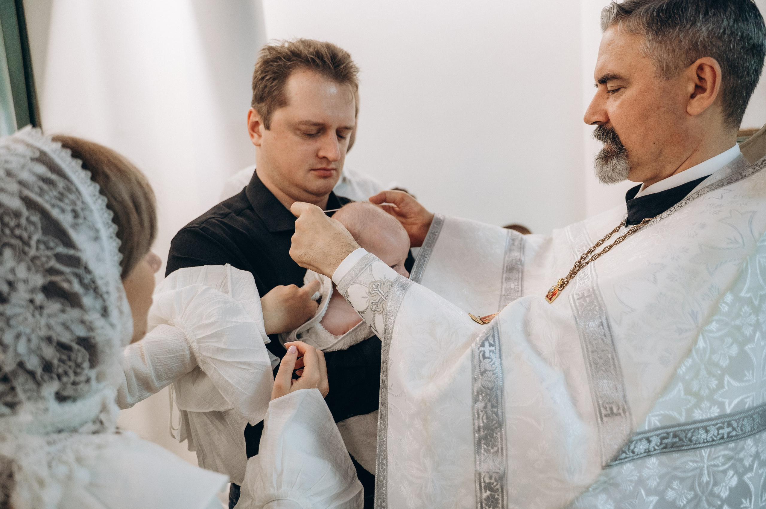 Крещение Тимура (Храм Святой Троицы). Семейный фотограф в Минске Дарья Дреко