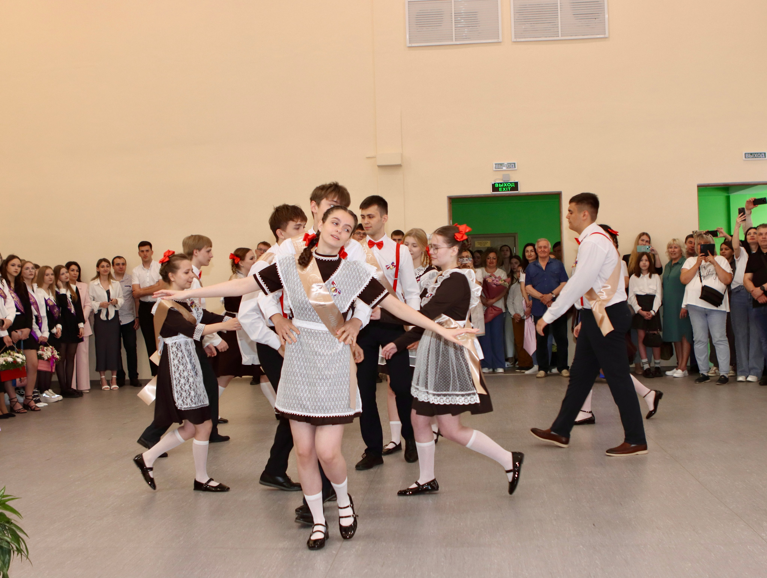 Школьный выпускной. Фотограф в Курске Смирнов Евгений