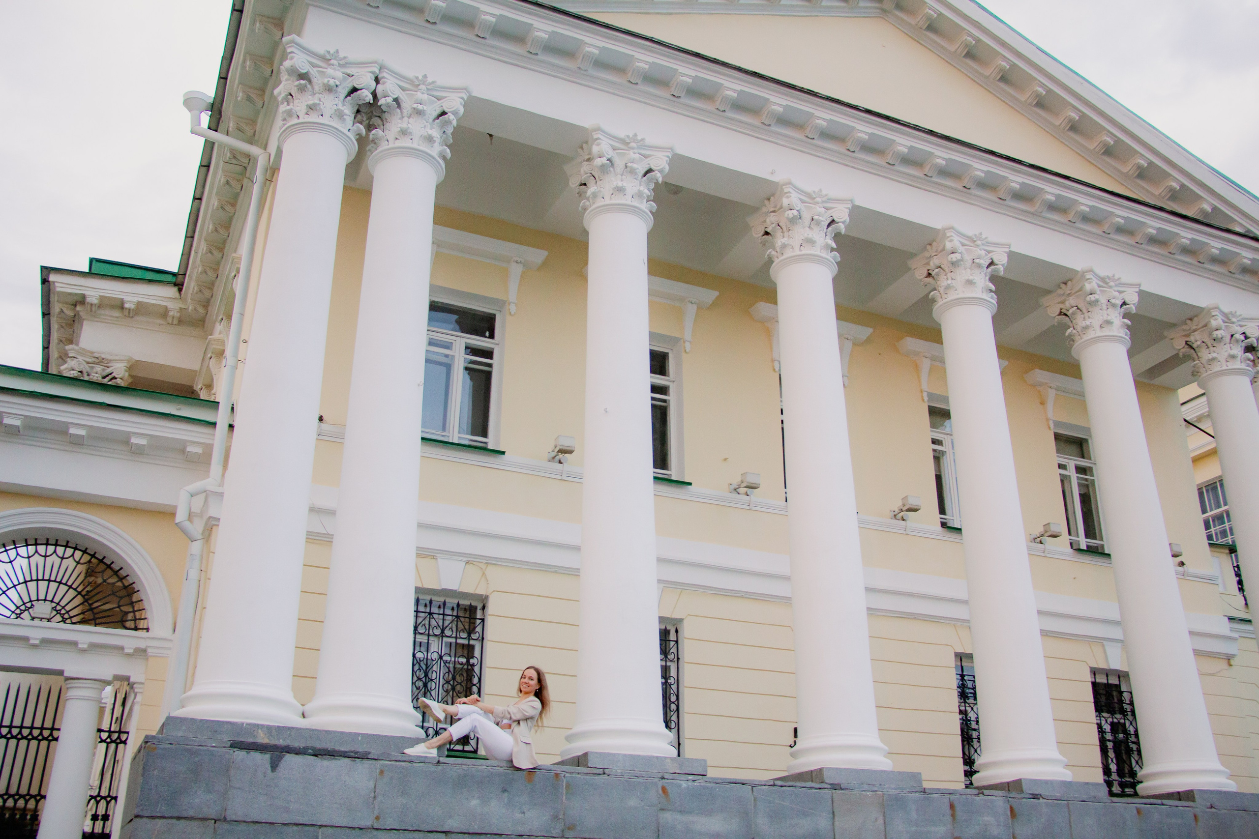 Фотосессия с цветущими яблонями, Екатеринбург. Фотопрогулка. Фотограф в Екатеринбурге Пойгина Елена