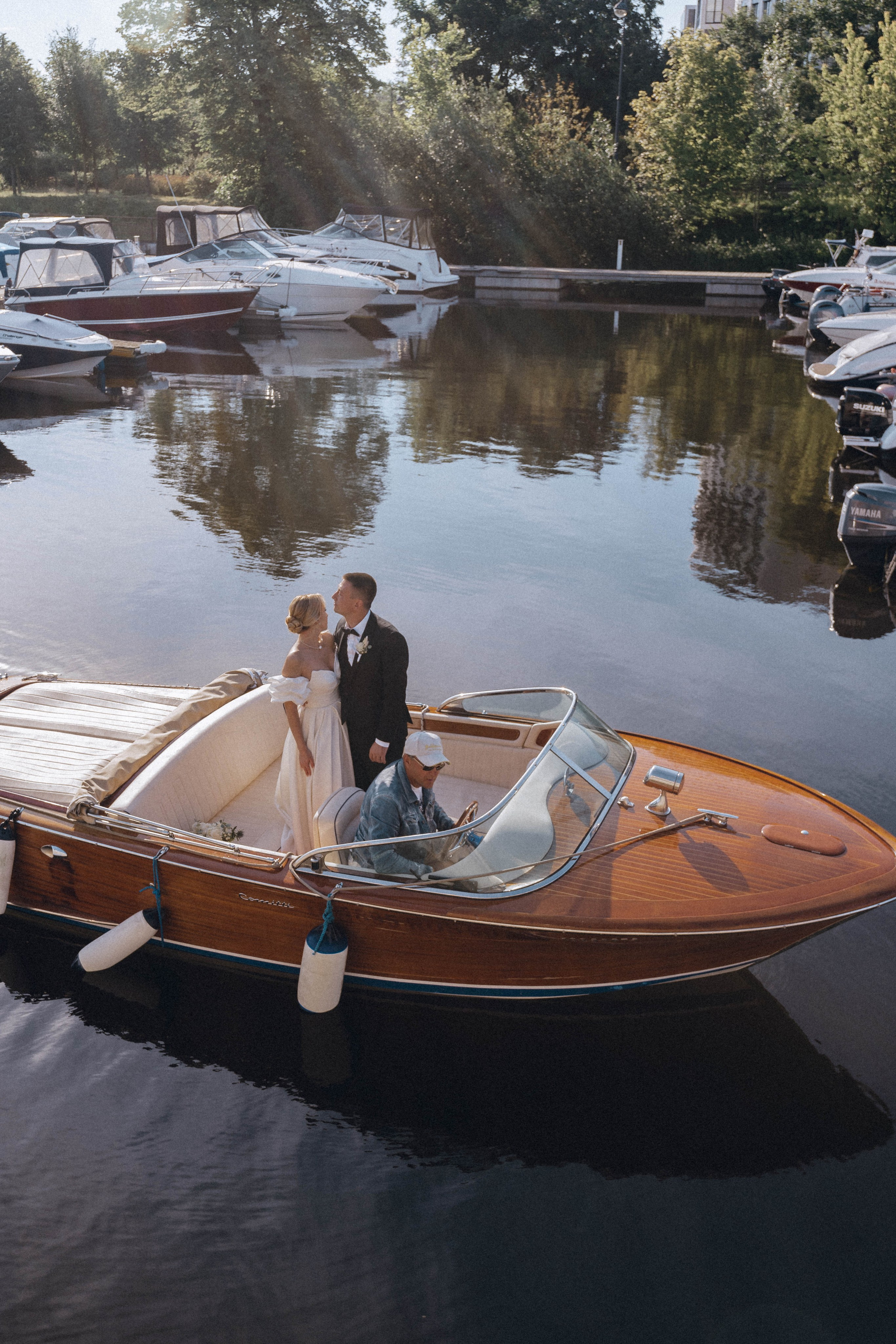 СВАДЕНБНАЯ СЬЕМКА НА КАТЕРЕ ПО КАНАЛАМ САНКТ-ПЕТЕРБУРГА И В АКВАТОРИИ НЕВЫ. Профессиональный фотограф, Санкт-Петербург — Виктория Богомолова
