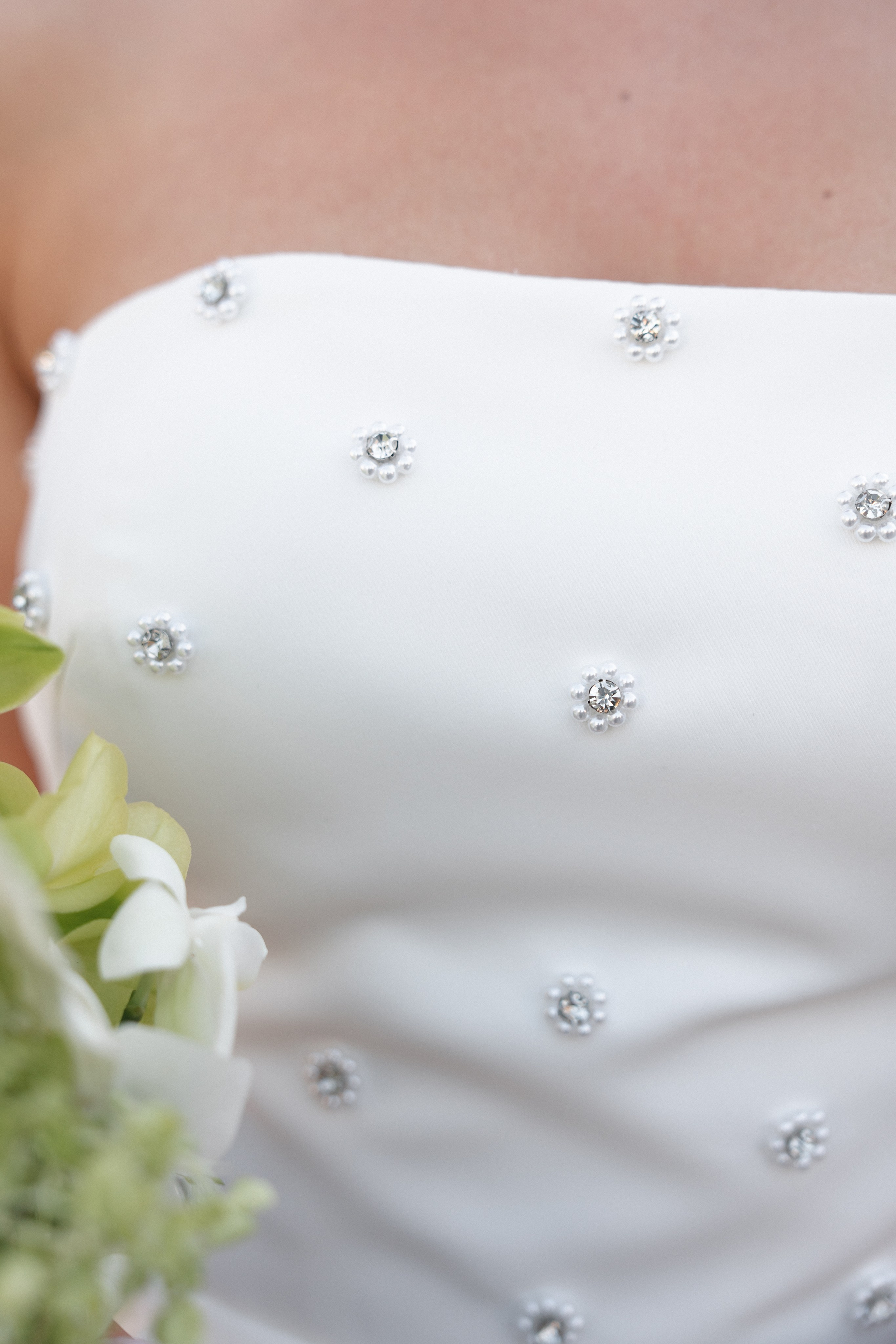 Виктория & Роман. Камерная городская свадьба в видовом ресторане в стиле современная классика. Свадебный фотограф организатор в Санкт-Петербурге Ассоль Опарина