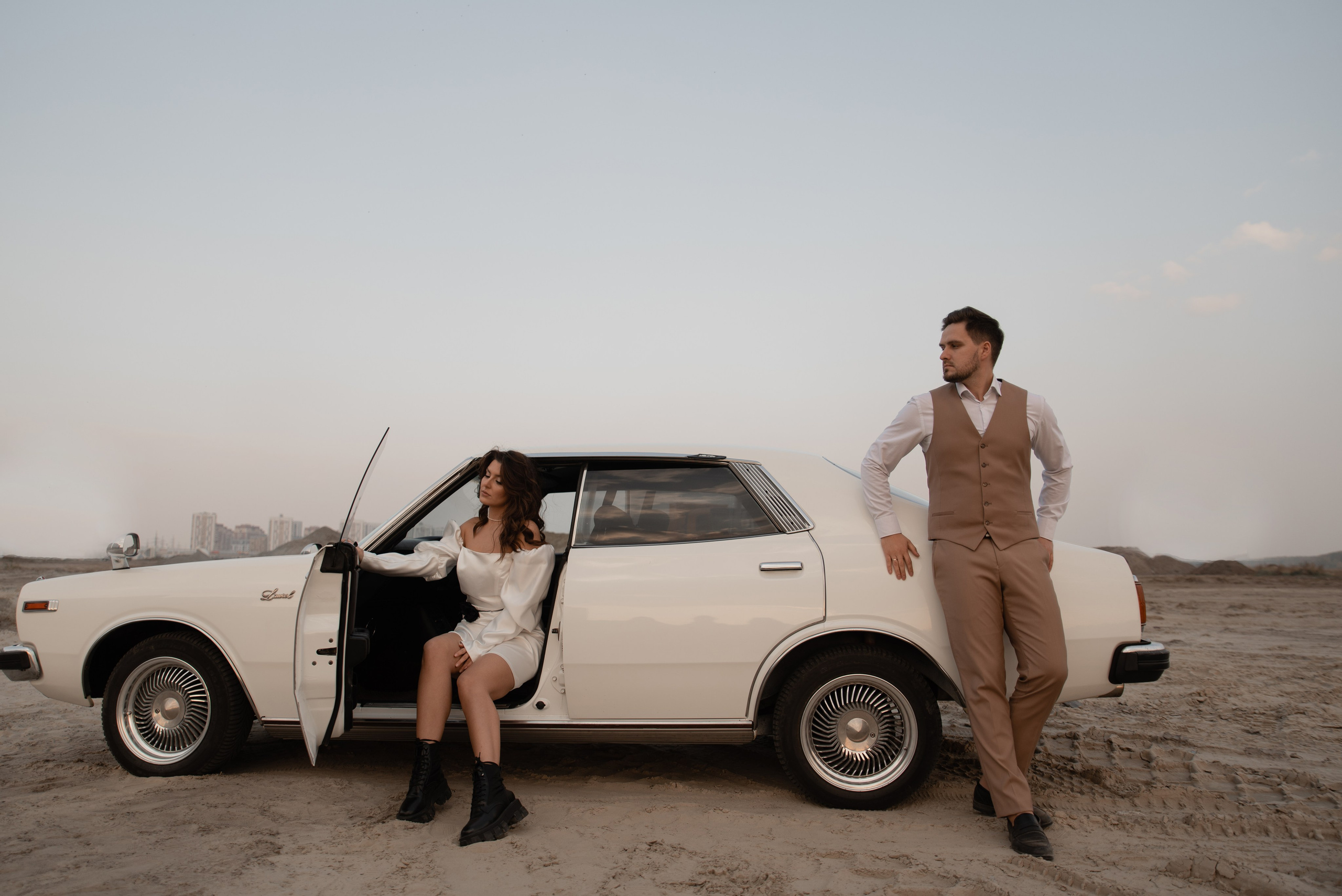 Алена и Женя, съемка с ретро машиной (съемка в рамках моего Воркшопа). Свадебный фотограф Тюмень Анастасия Битная