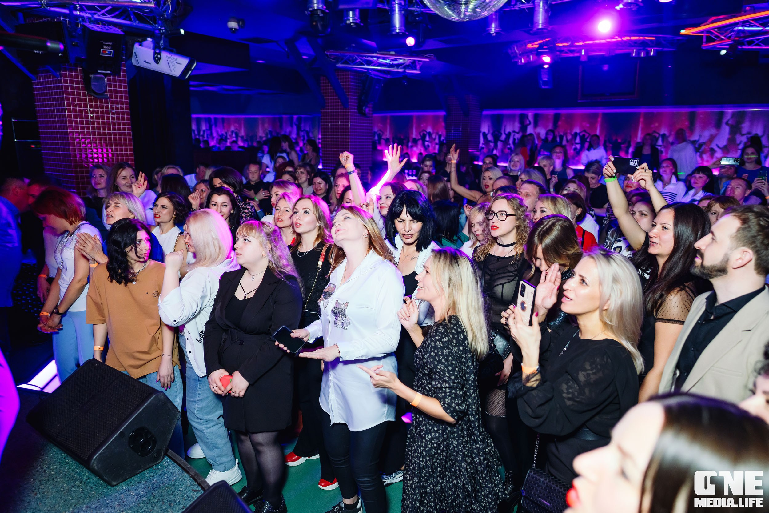 Концерт группы стрелки в Планете 13 апреля. One Media Life: фоторепортажи, фотоотчеты с мероприятий и заведений