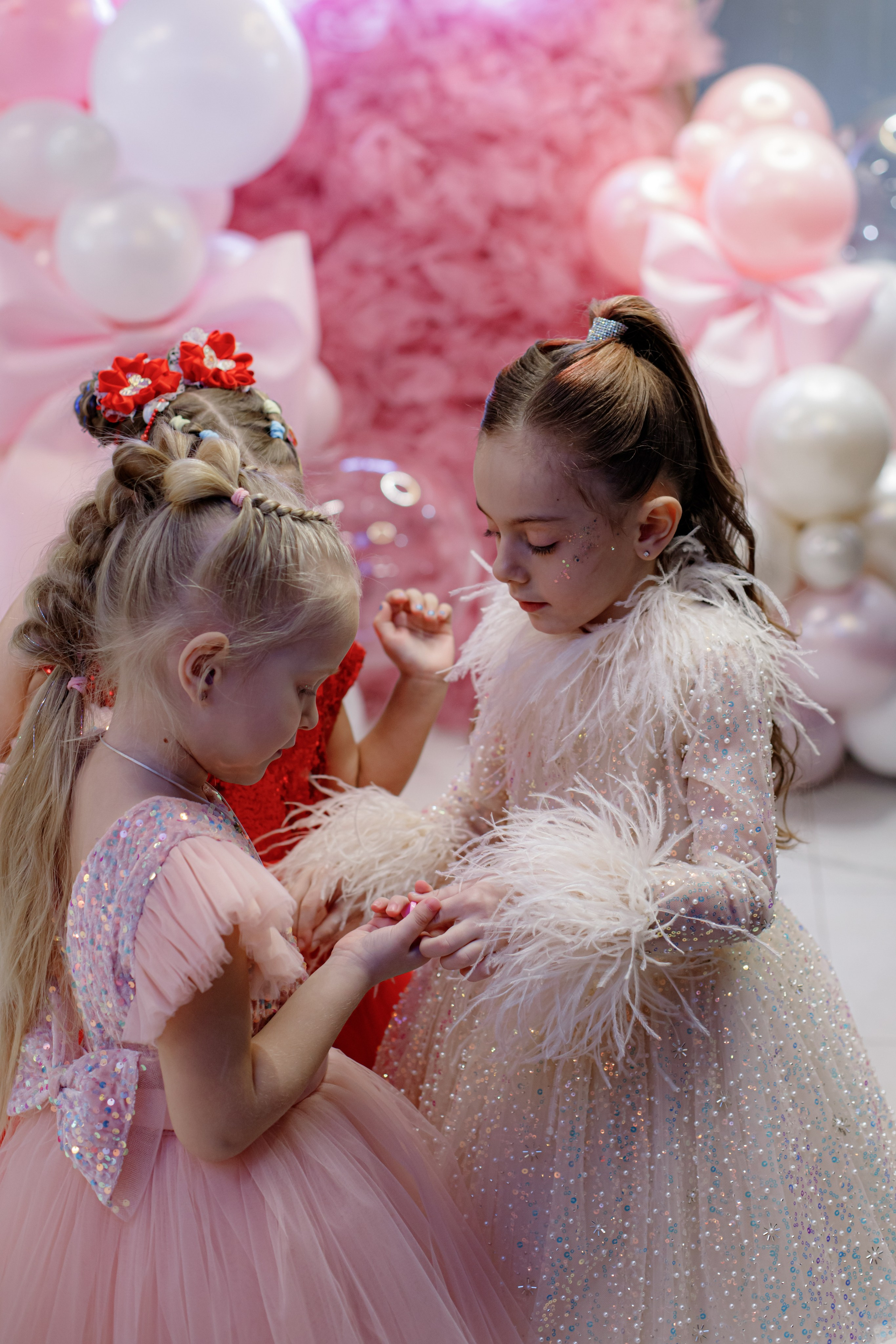 ASIA'S BIRTHDAY PARTY. Photokarish