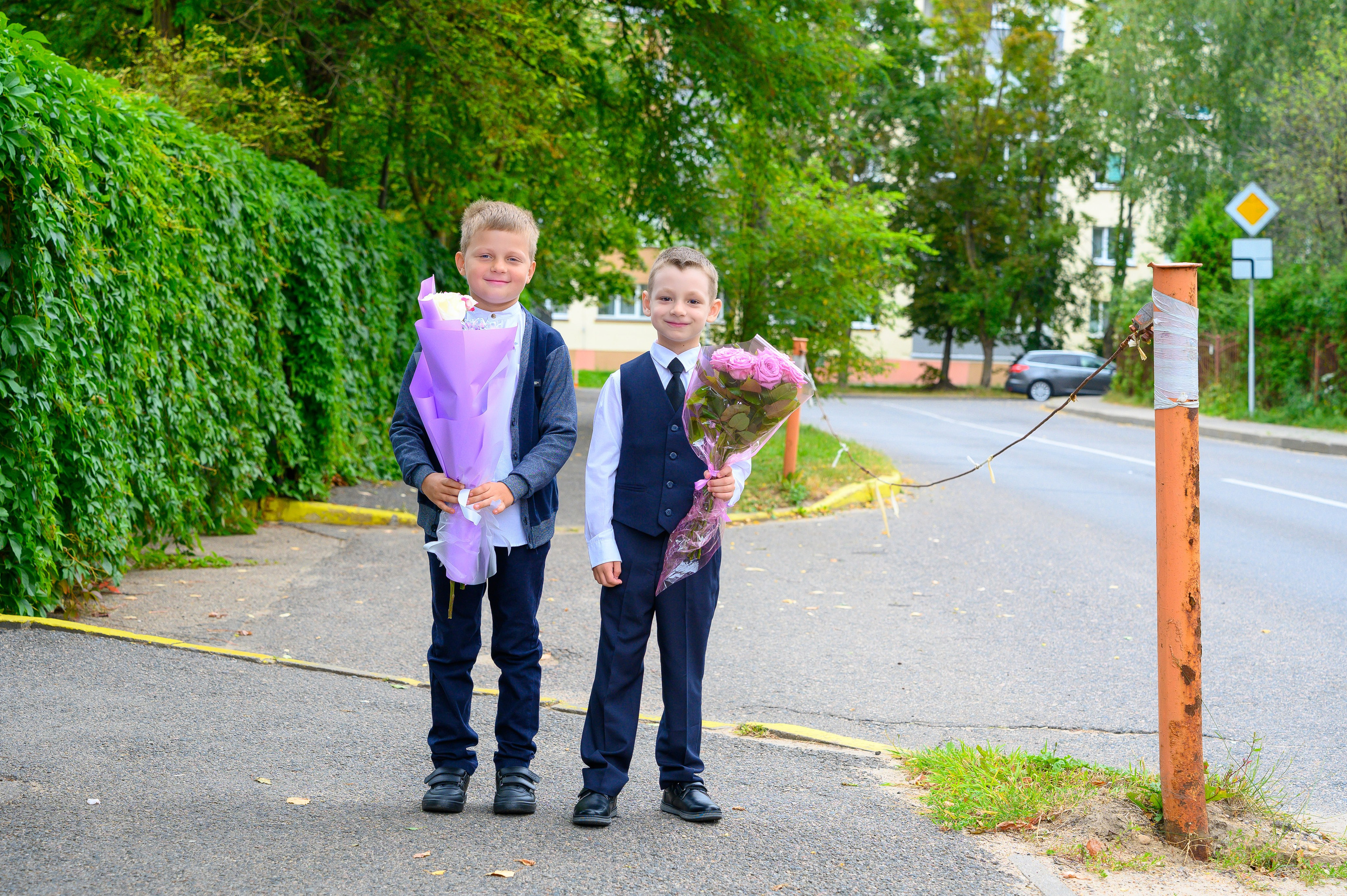 Вот звучит первый звонок, перед этим долгое приготовление к новому этапу в жизни, Яромир идет в школу. Фотоуслуги, услуги фотографа, фотографирование важных событий