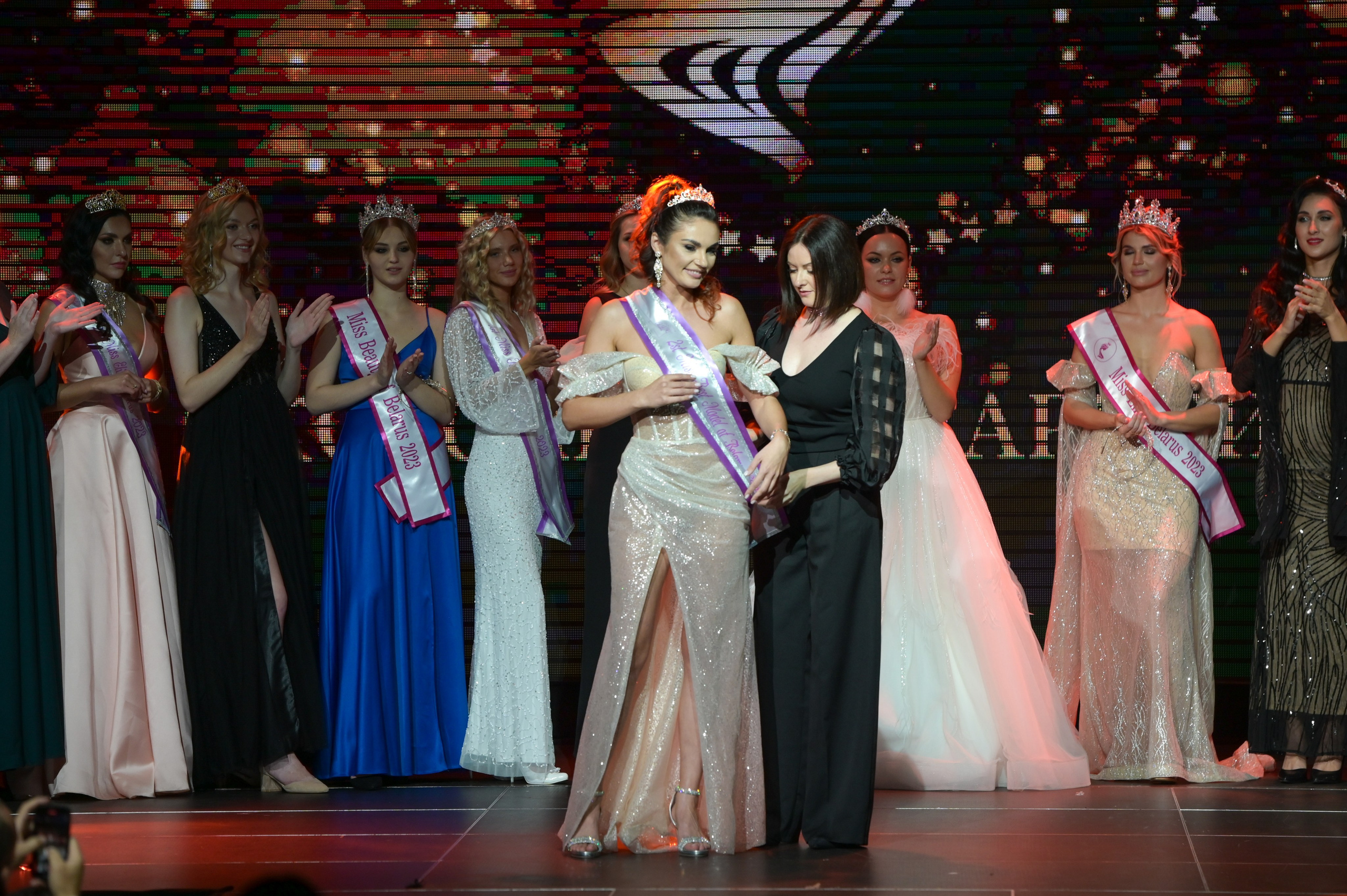 Фотографии с конкурса красоты. Фотоуслуги, услуги фотографа, фотографирование важных событий