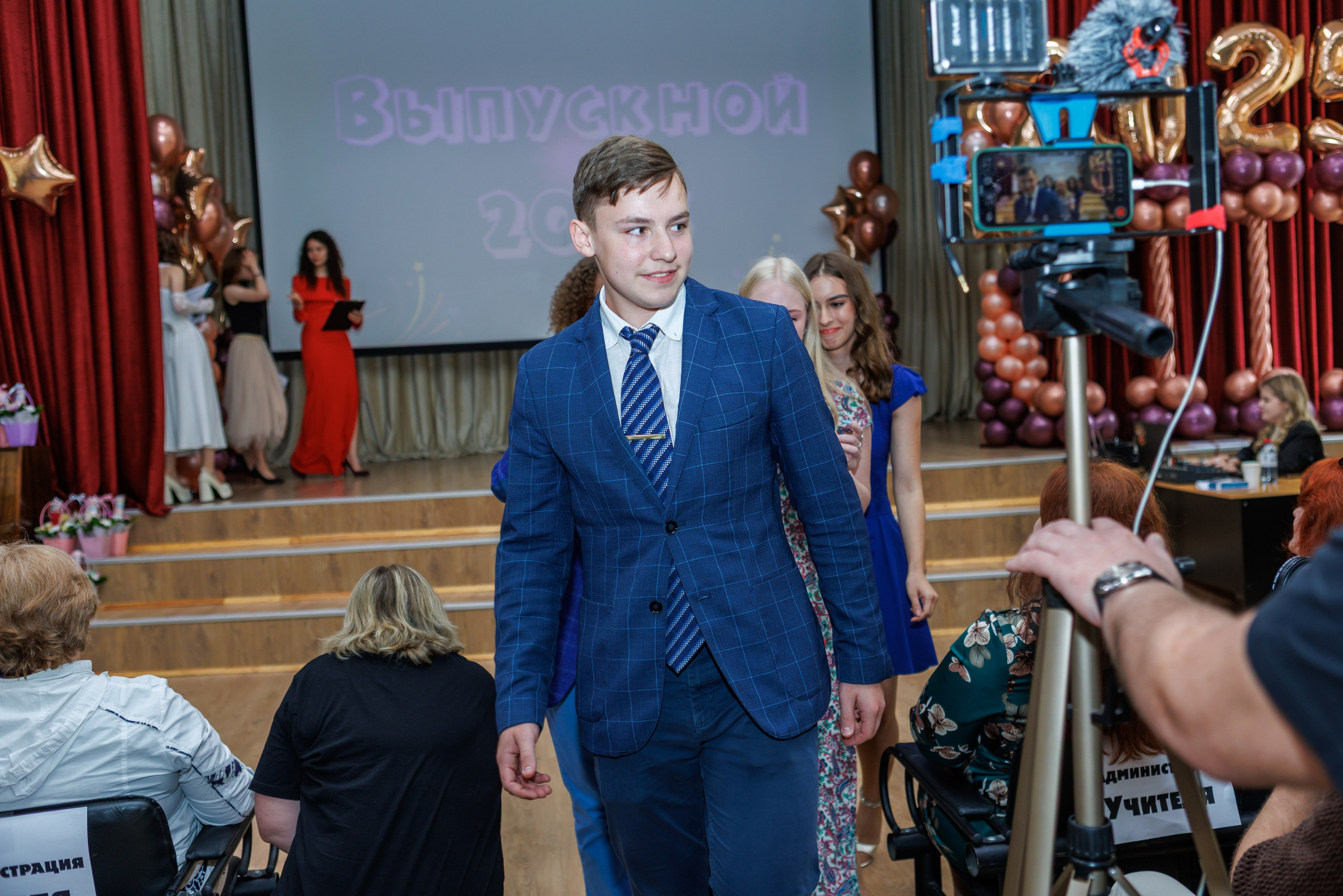 9 класс / Выпускной / Гимназия № 1558 / г. Москва. Детский и семейный фотограф Мария Киселёва. Москва