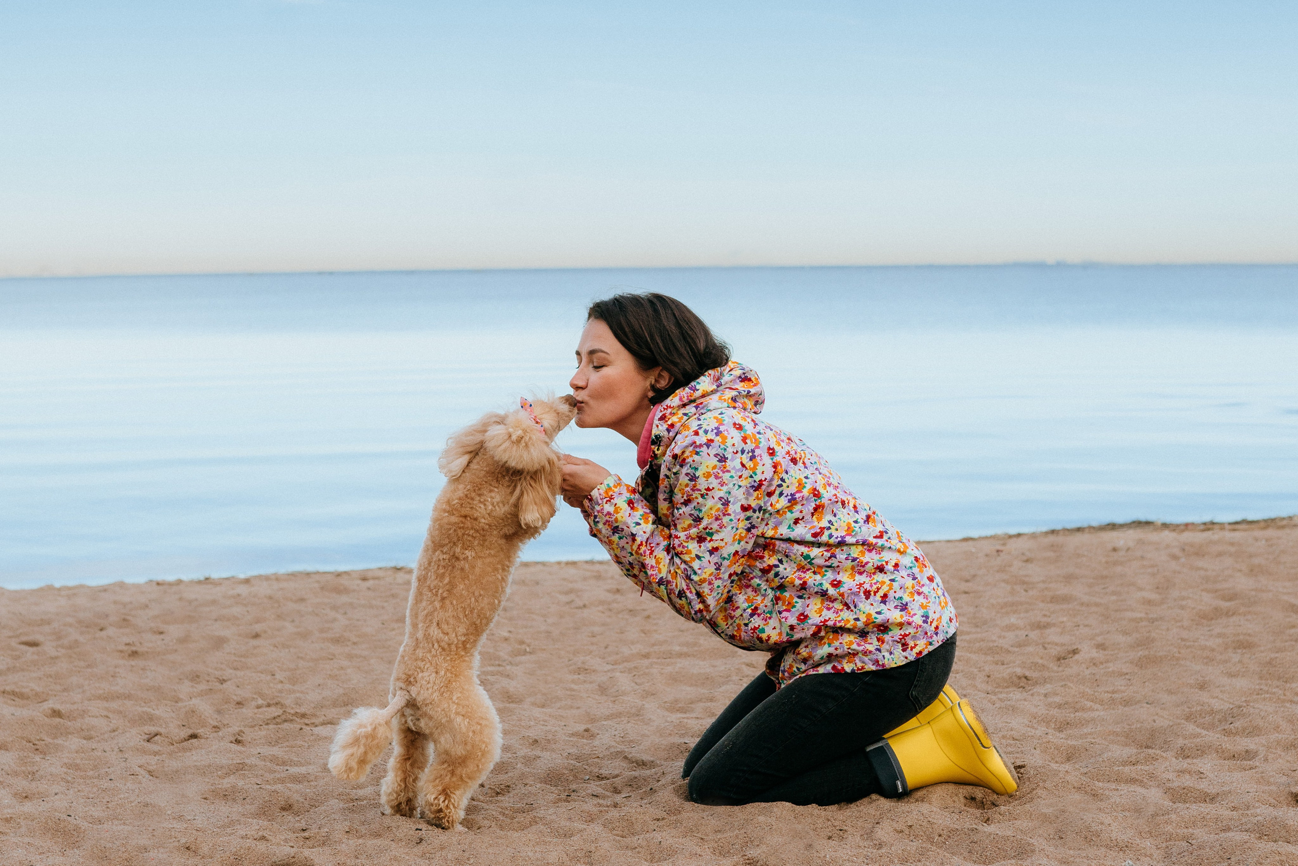 Фотосессия с собакой на пляже. Фотограф анималист в Спб недорого Олеся Майорова