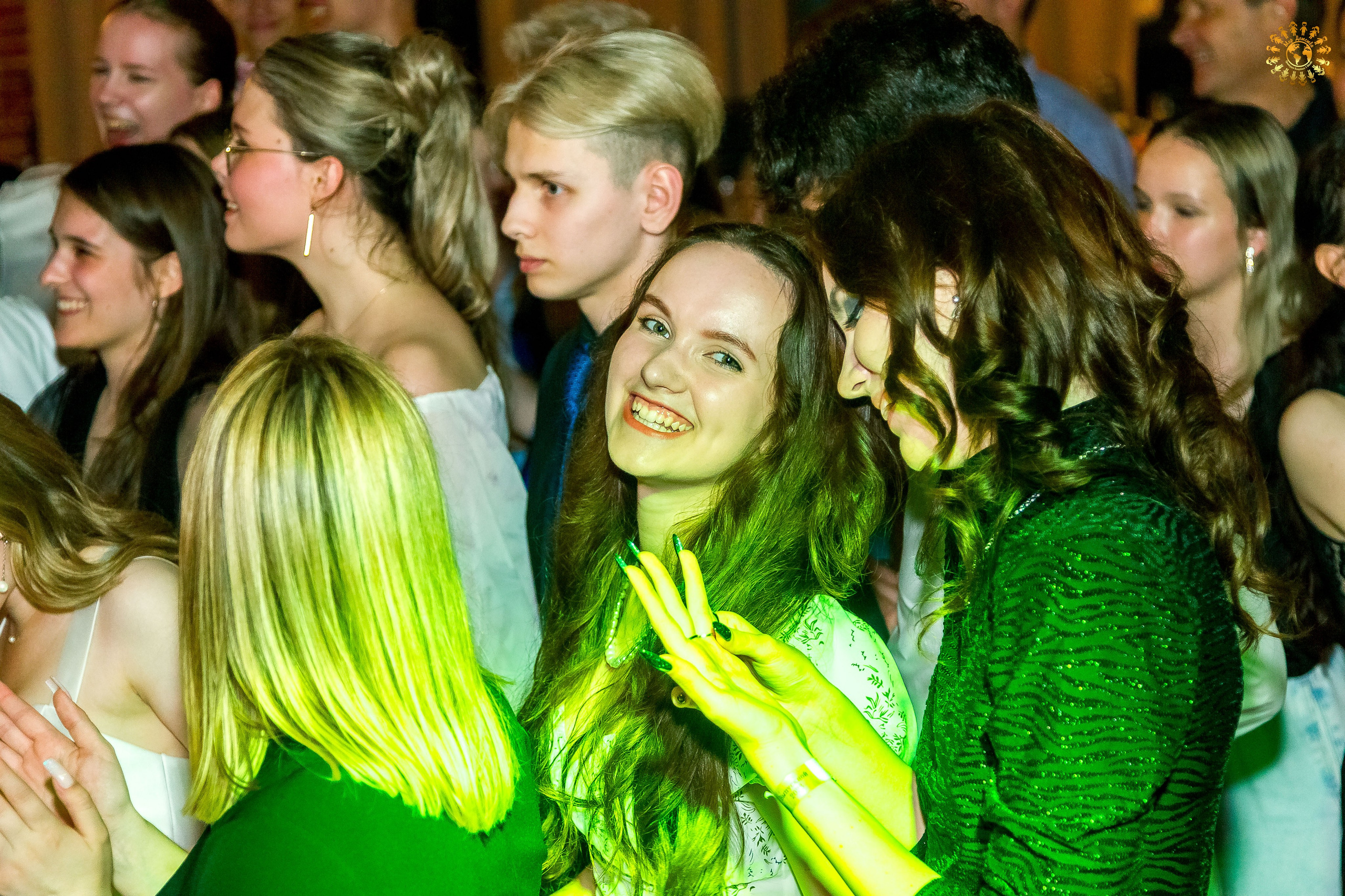 Выпускной 2023 (11-е классы) клуб «Джаггер», Москва. Репортажная съемка в Москве и области. Анималистика