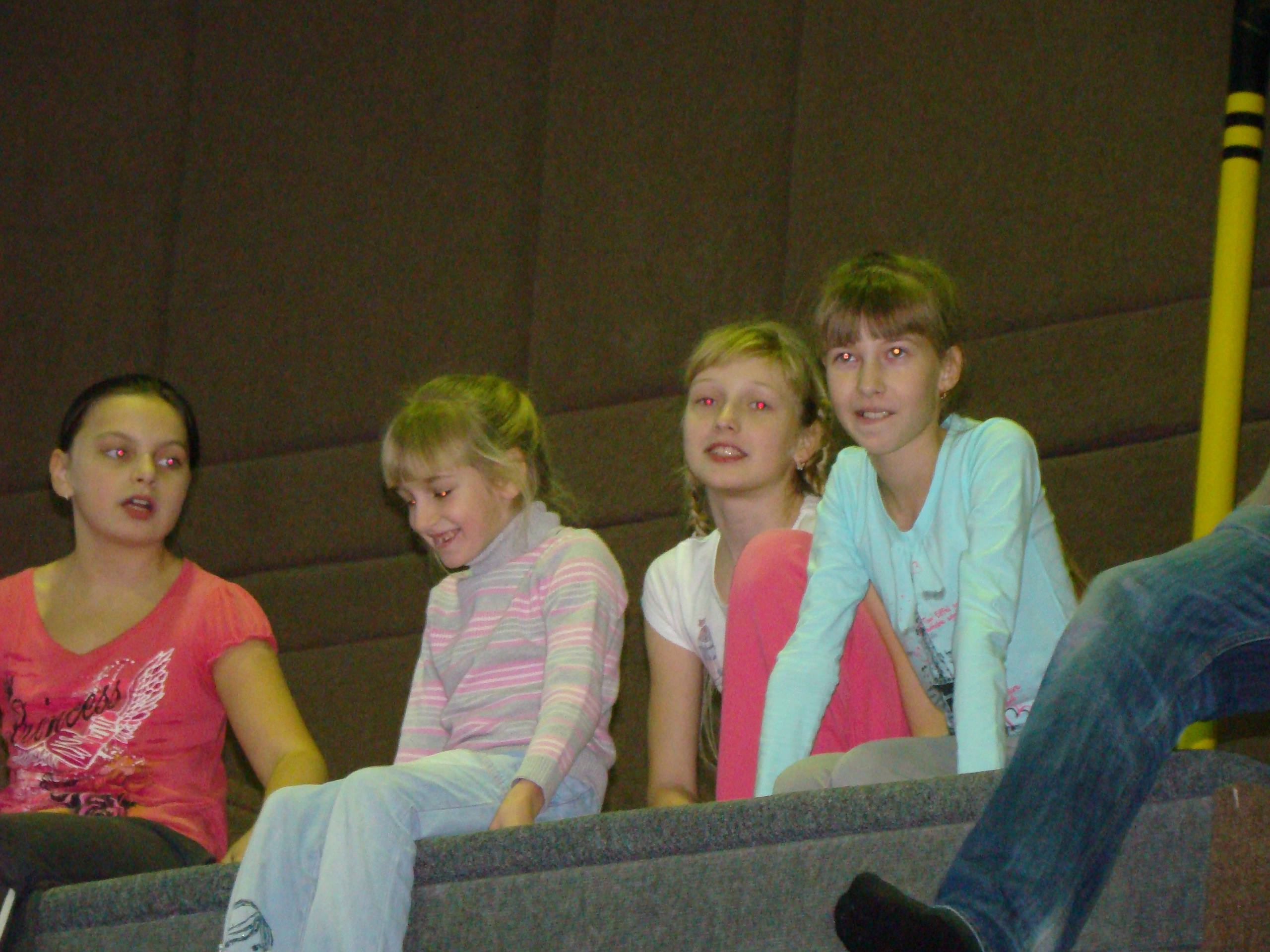 Катя ДР 12 лет Дома + Спортекс 04.12.2011. Семейный, Свадебный фотограф СПБ Питер— Романова Екатерина