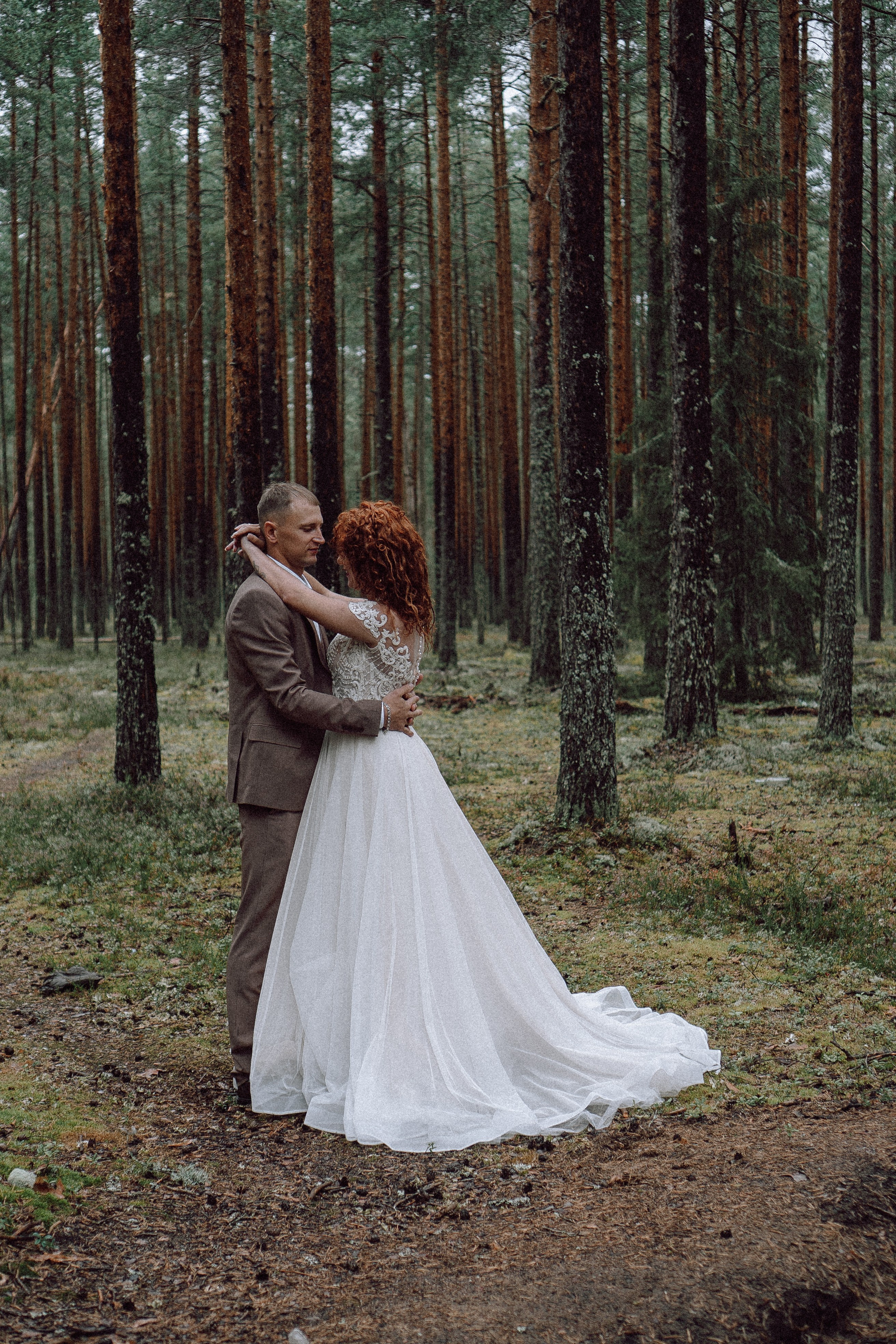 СВАДЕБНАЯ ФОТОСЕССИИЯ ПАРЫ В ГОРОДЕ ПРИОЗЕРСК В СОСНОВОМ ЛЕСУ И С ПИКАПОМ. Профессиональный фотограф, Санкт-Петербург — Виктория Богомолова