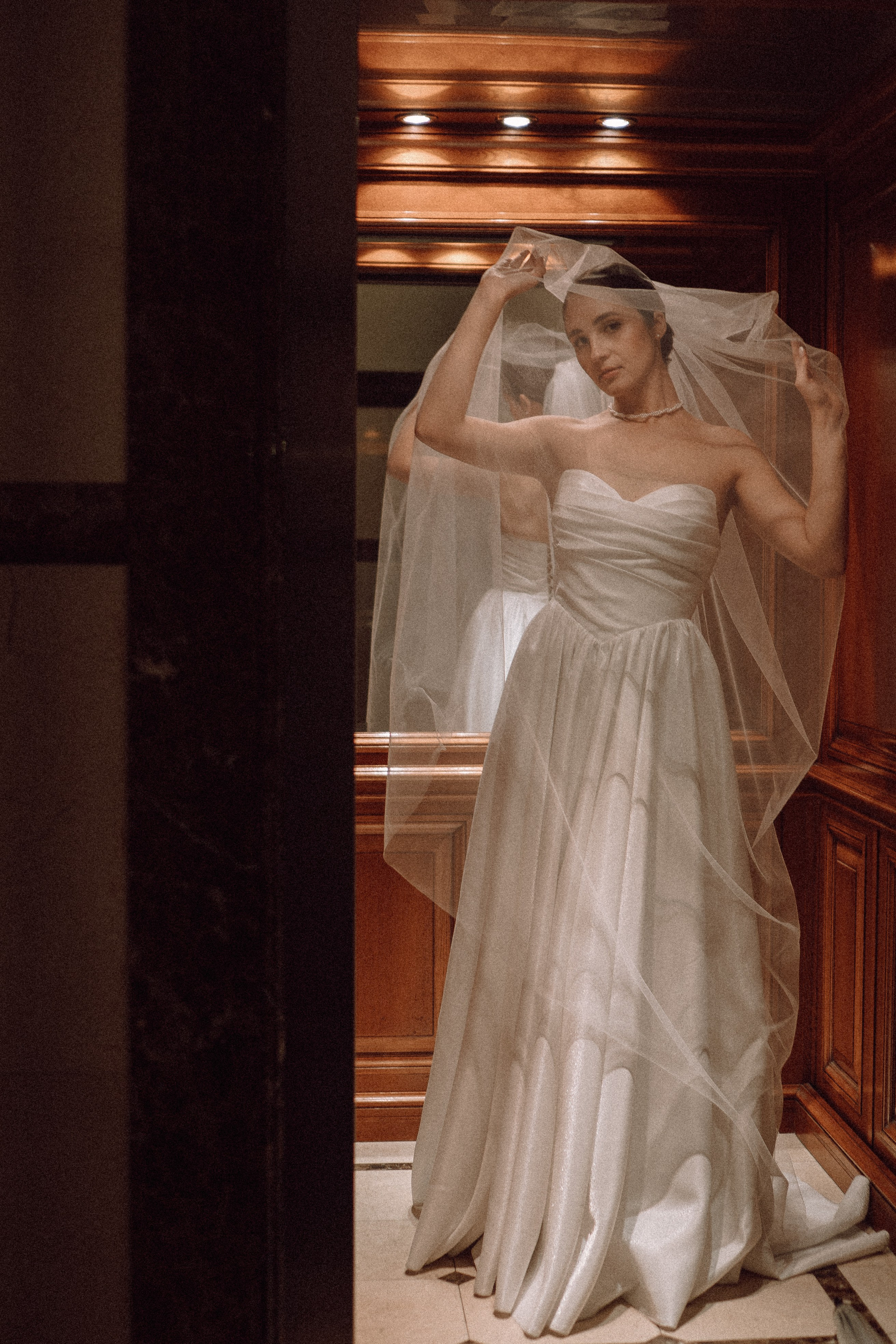 СВАДЕБНАЯ ПРОГУЛКА В САНТК-ПЕТЕРБУРГЕ (ИСАКИЕВСКИЙ СОБОР, ЗИМНЯЯ КАНАВКА, ЭРМИТАЖ И БОЛЬШАЯ МОРСКАЯ УЛИЦА). Профессиональный фотограф, Санкт-Петербург — Виктория Богомолова