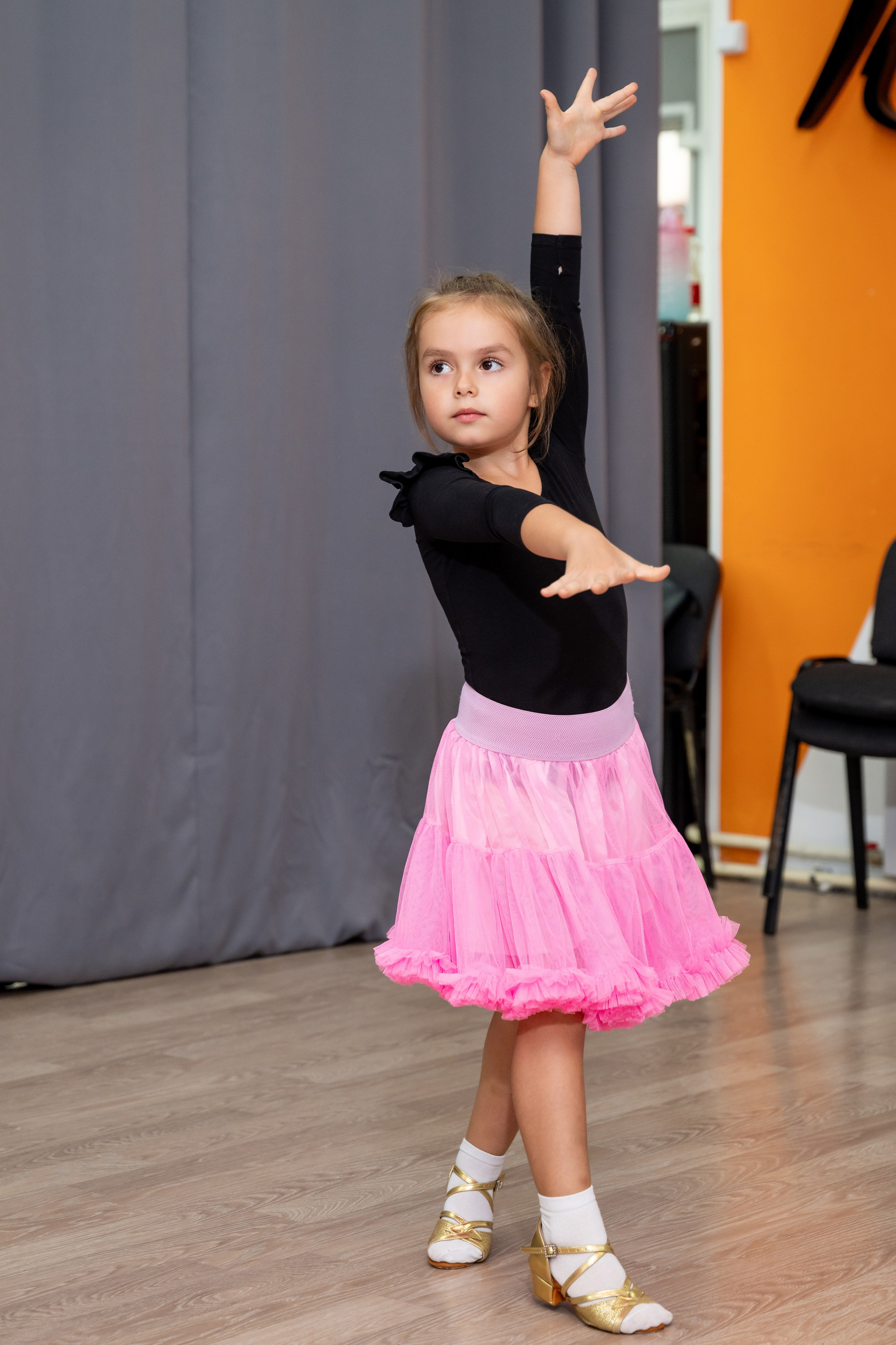 Группа 3-6 лет первый и второй год обучения. КонТакт — спортивные бальные танцы в Москве