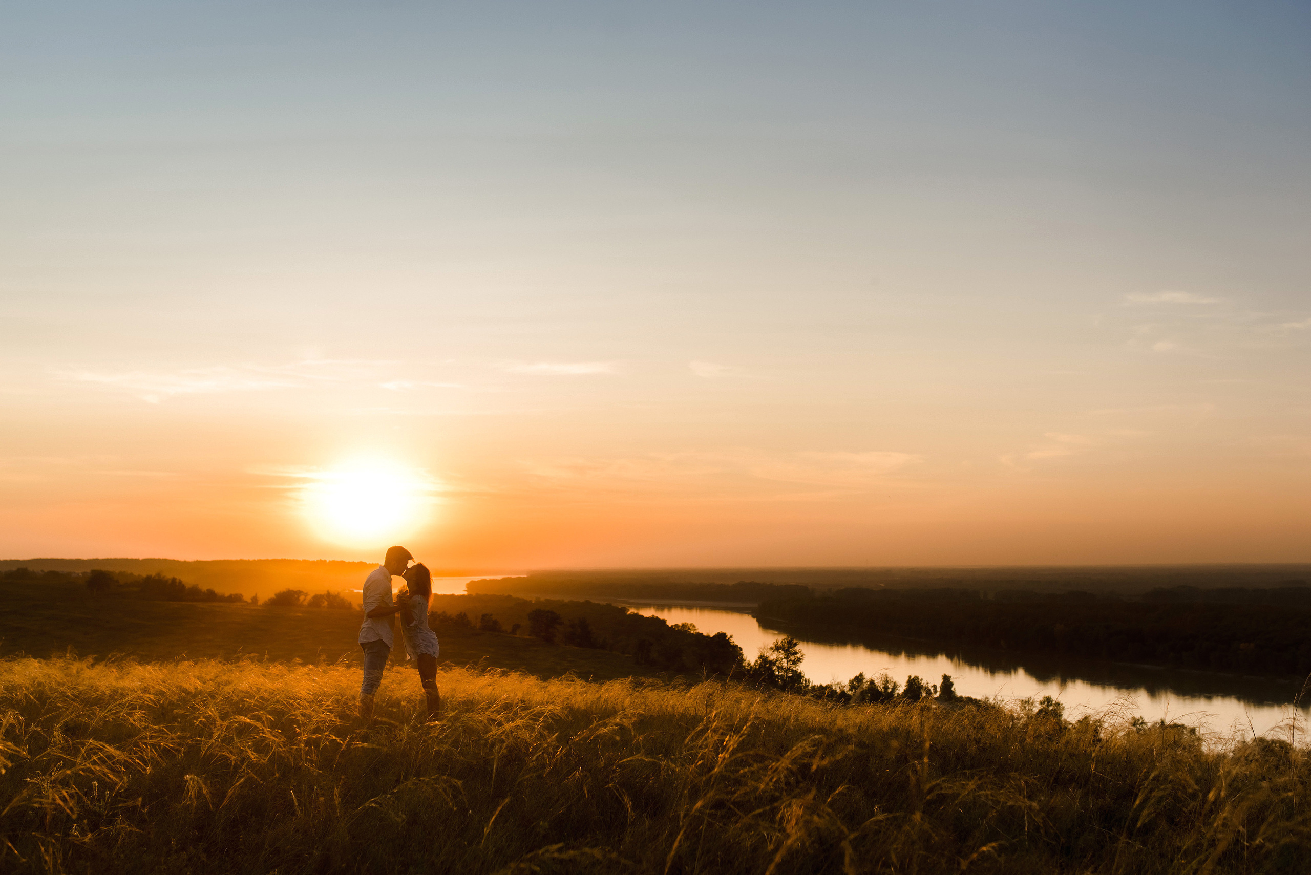 Фотосессия история любви на закате. Сергей Богомолов. Свадебный и семейный фотограф