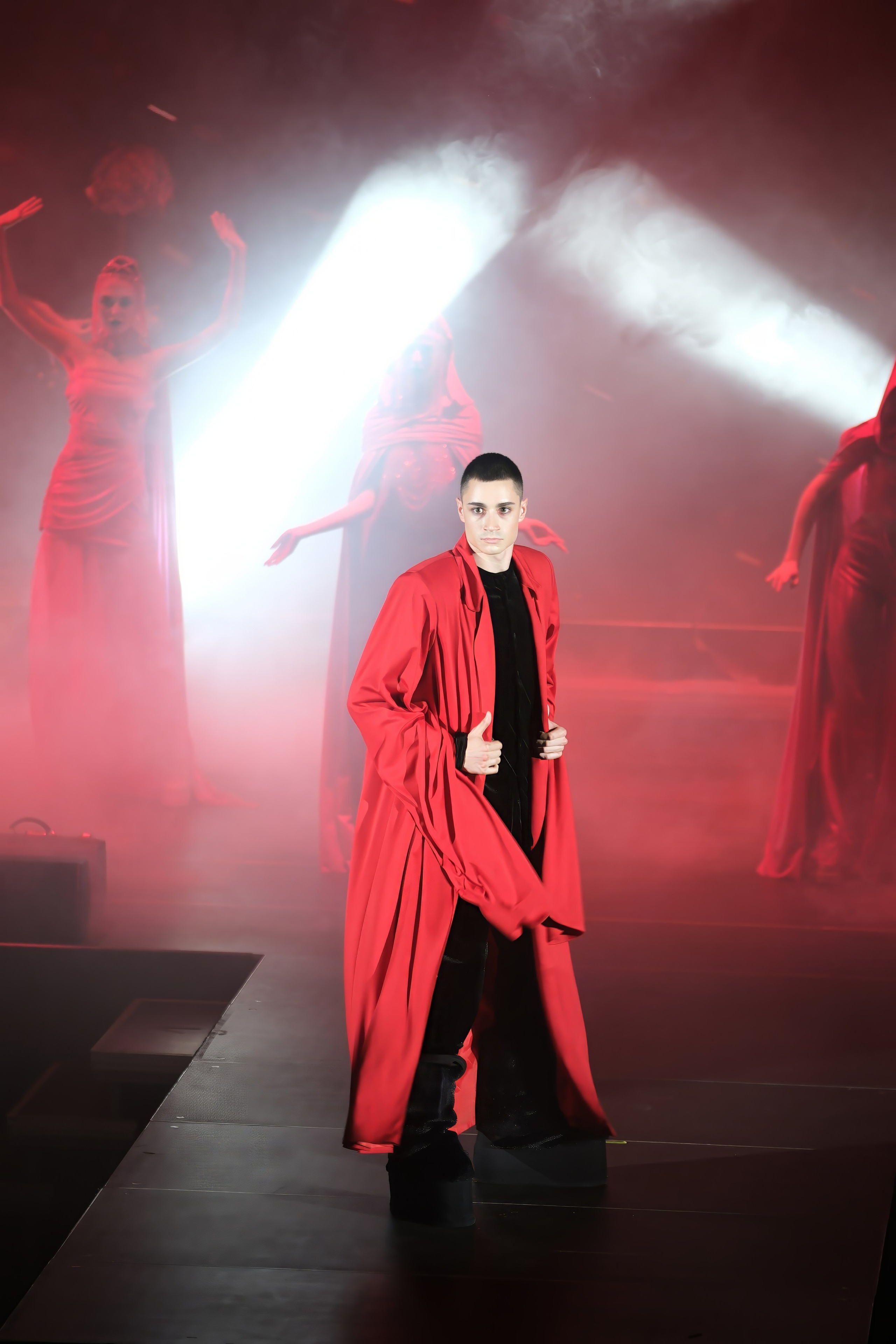 Подиумный спектакль «Стиль Надежды». Добро пожаловать в студию «Цифровой скульптор»  где искусство встречается с технологиями!