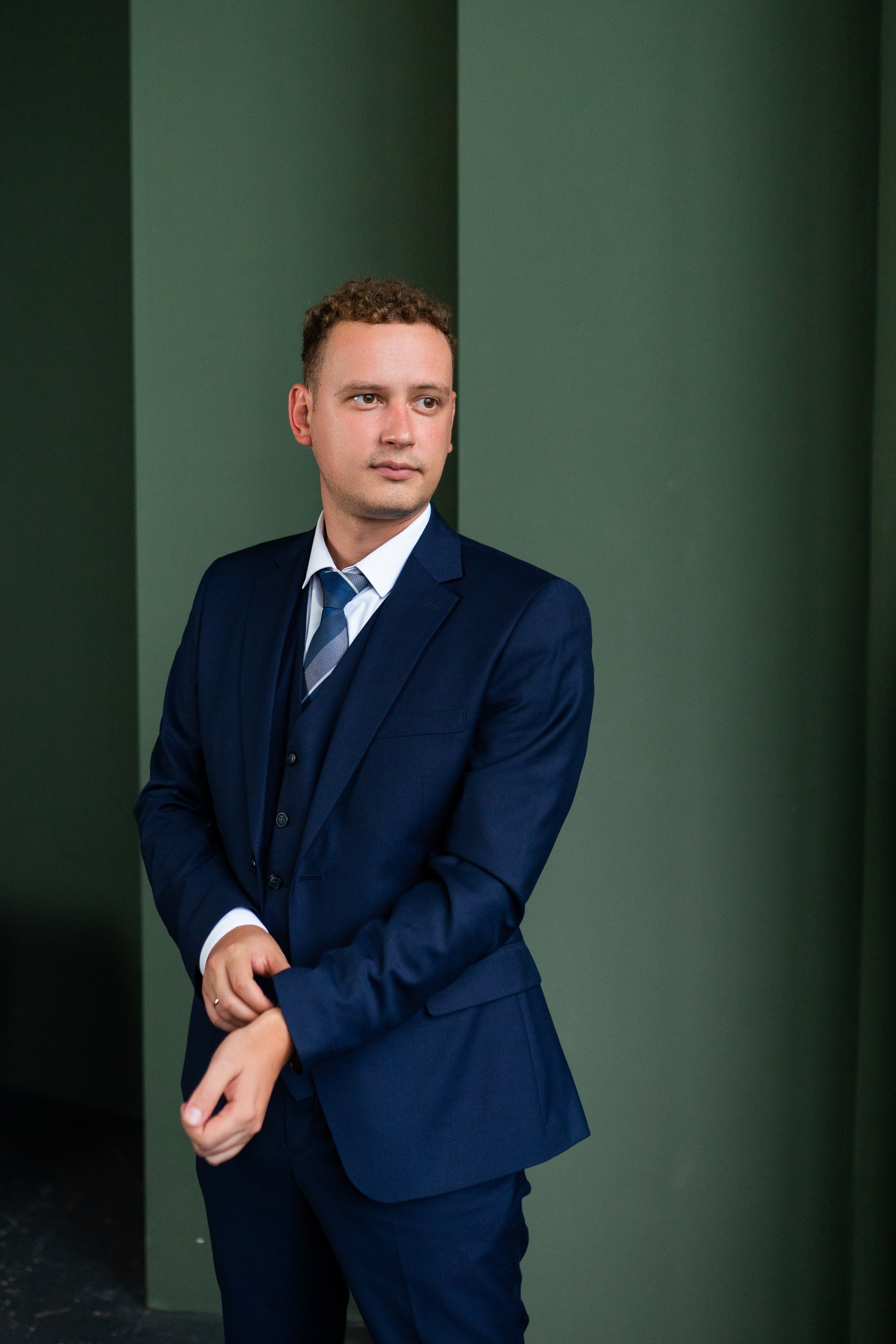 Дмитрий. Деловая мужская фотосессия в фотостудии. Фотограф в Самаре Иван Булатов