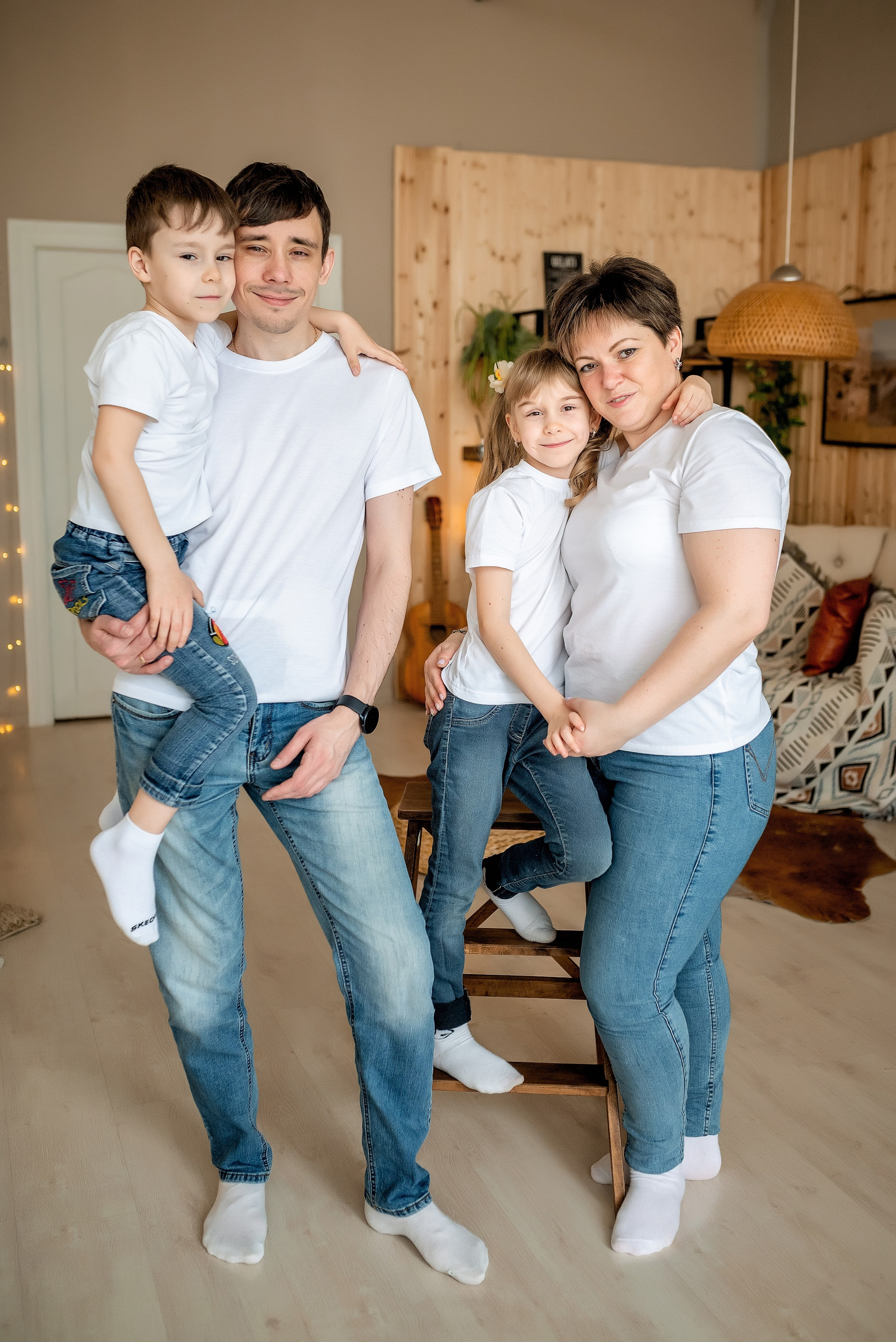 Семейная фотосессии в студии в Ростове на Дону: запечатлейте моменты счастья!