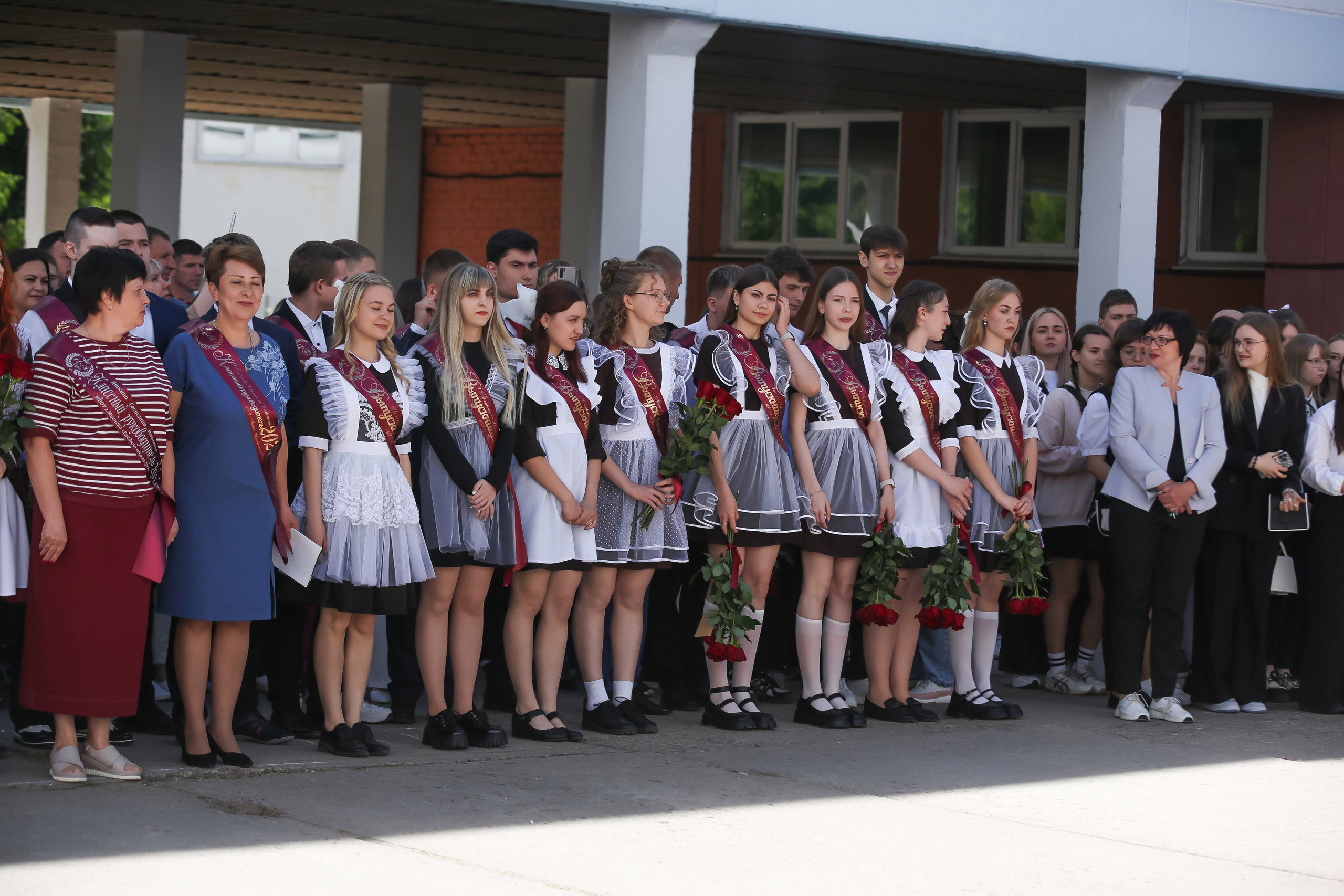 ЛИНЕЙКА «ПОСЛЕДНИЙ ЗВОНОК» 9 ШКОЛА 2024 г МЦЕНСК. ТВОЙ АЛЬБОМ / ТВОИ ПРАВИЛА