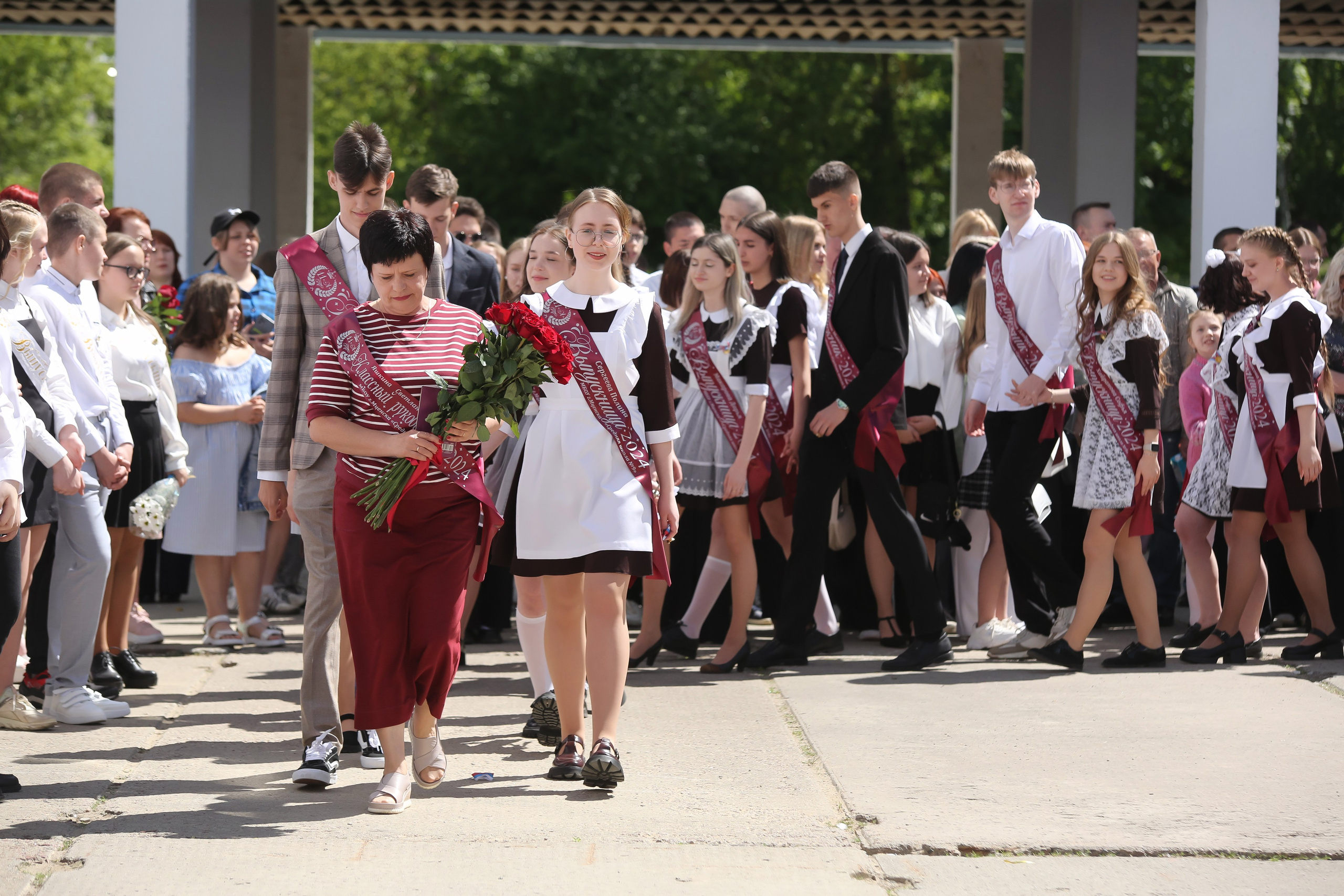 ЛИНЕЙКА «ПОСЛЕДНИЙ ЗВОНОК» 9 ШКОЛА 2024 г МЦЕНСК. ТВОЙ АЛЬБОМ / ТВОИ ПРАВИЛА