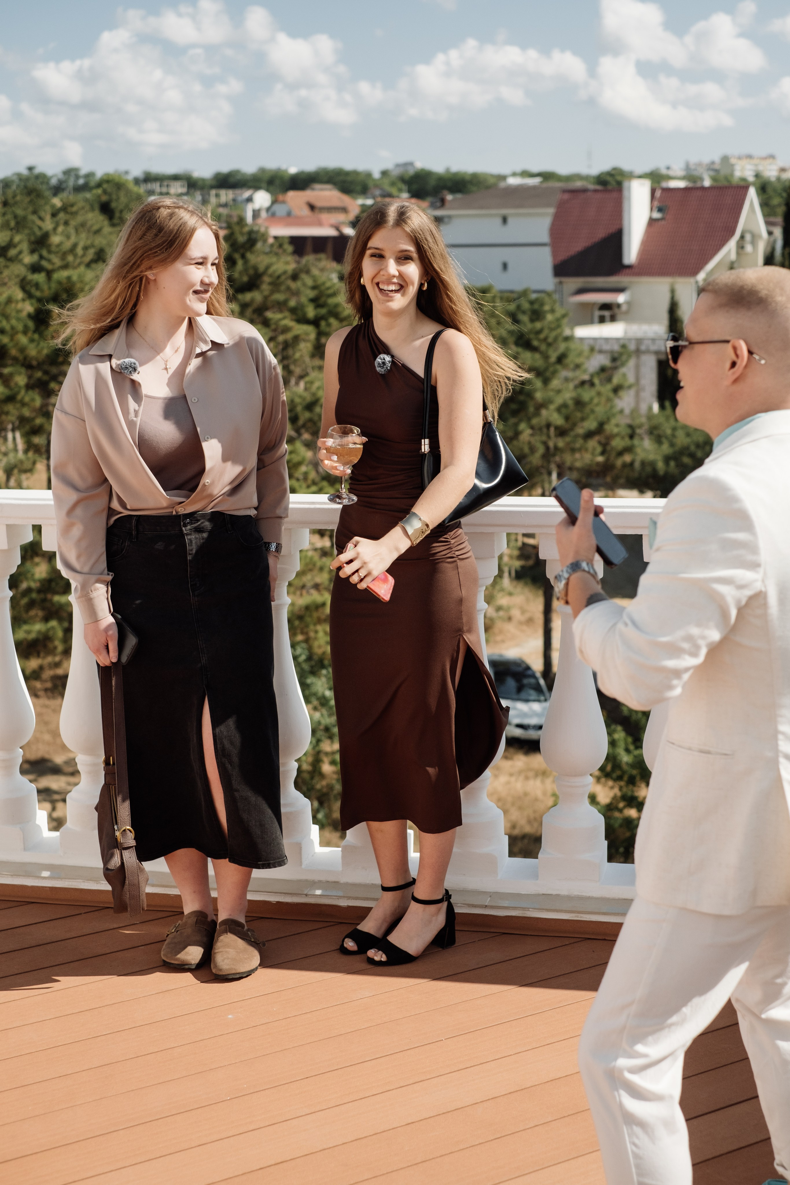 Свадебный ретопртаж. Профессиональная фотосъемка в Крыму. Натуральные эмоции и живые кадры. Забронируйте дату прямо сейчас!