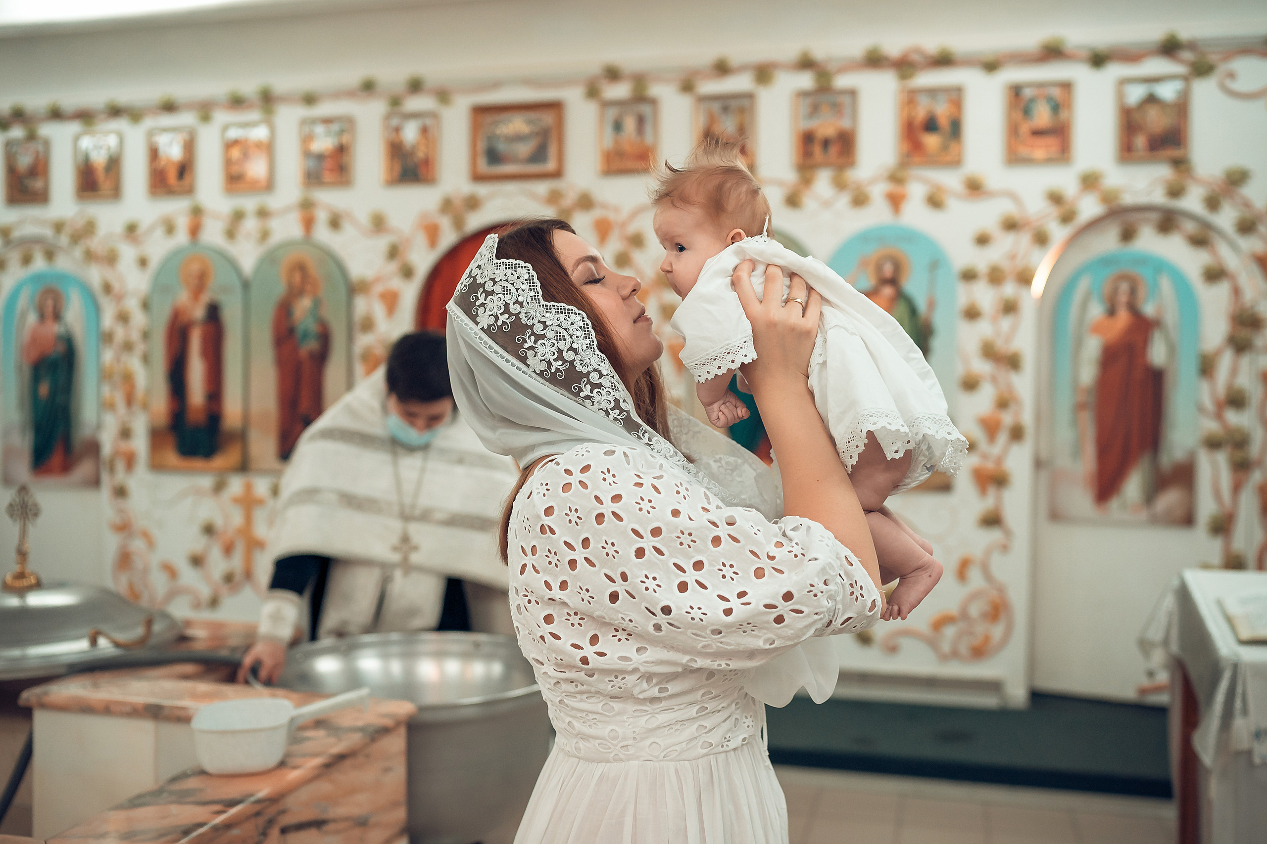 Крещение ребенка в Красноярске. Фотограф на Крещение и Венчание в Красноярске Рамазанова Юлия