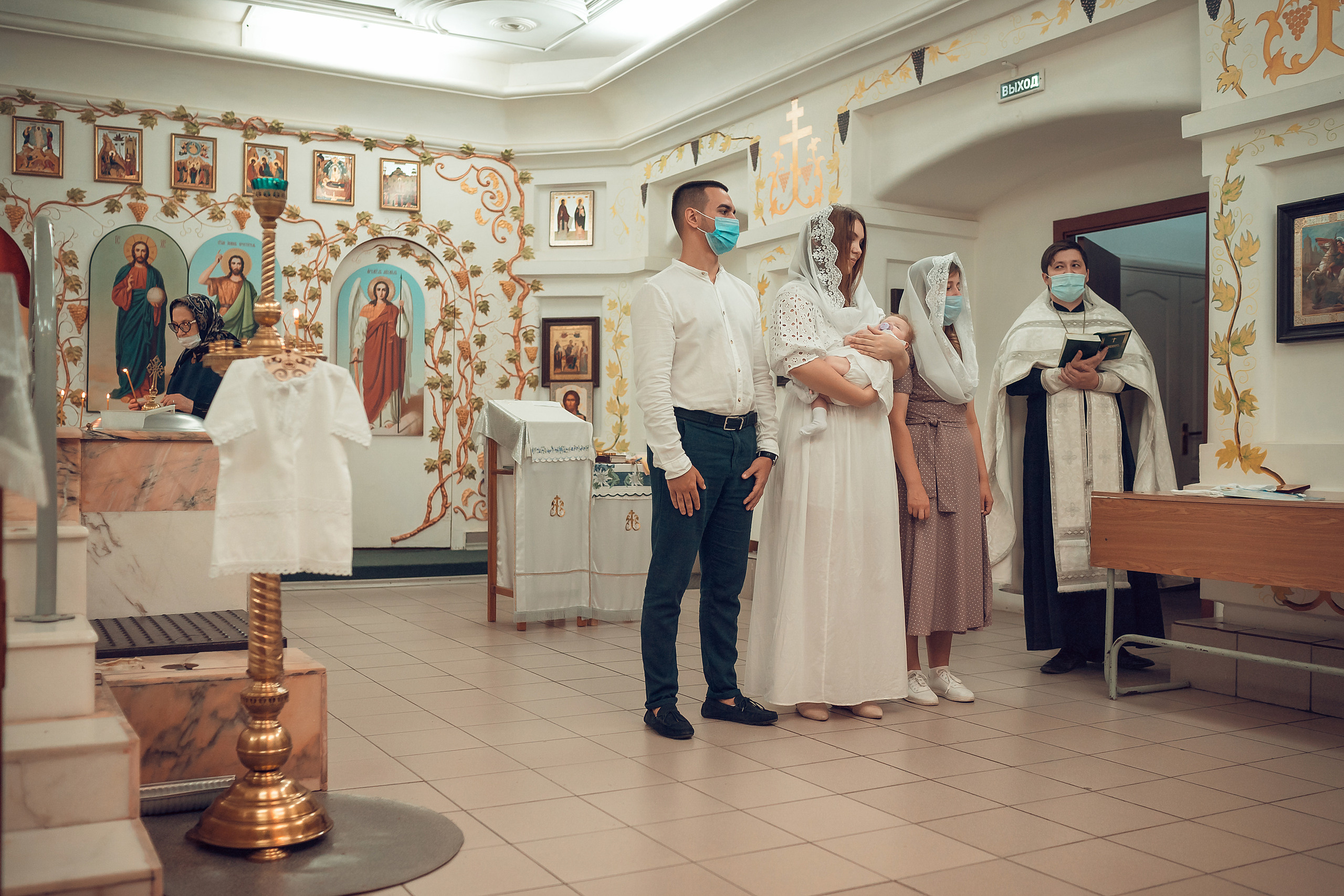 Крещение ребенка в Красноярске. Фотограф на Крещение и Венчание в Красноярске Рамазанова Юлия