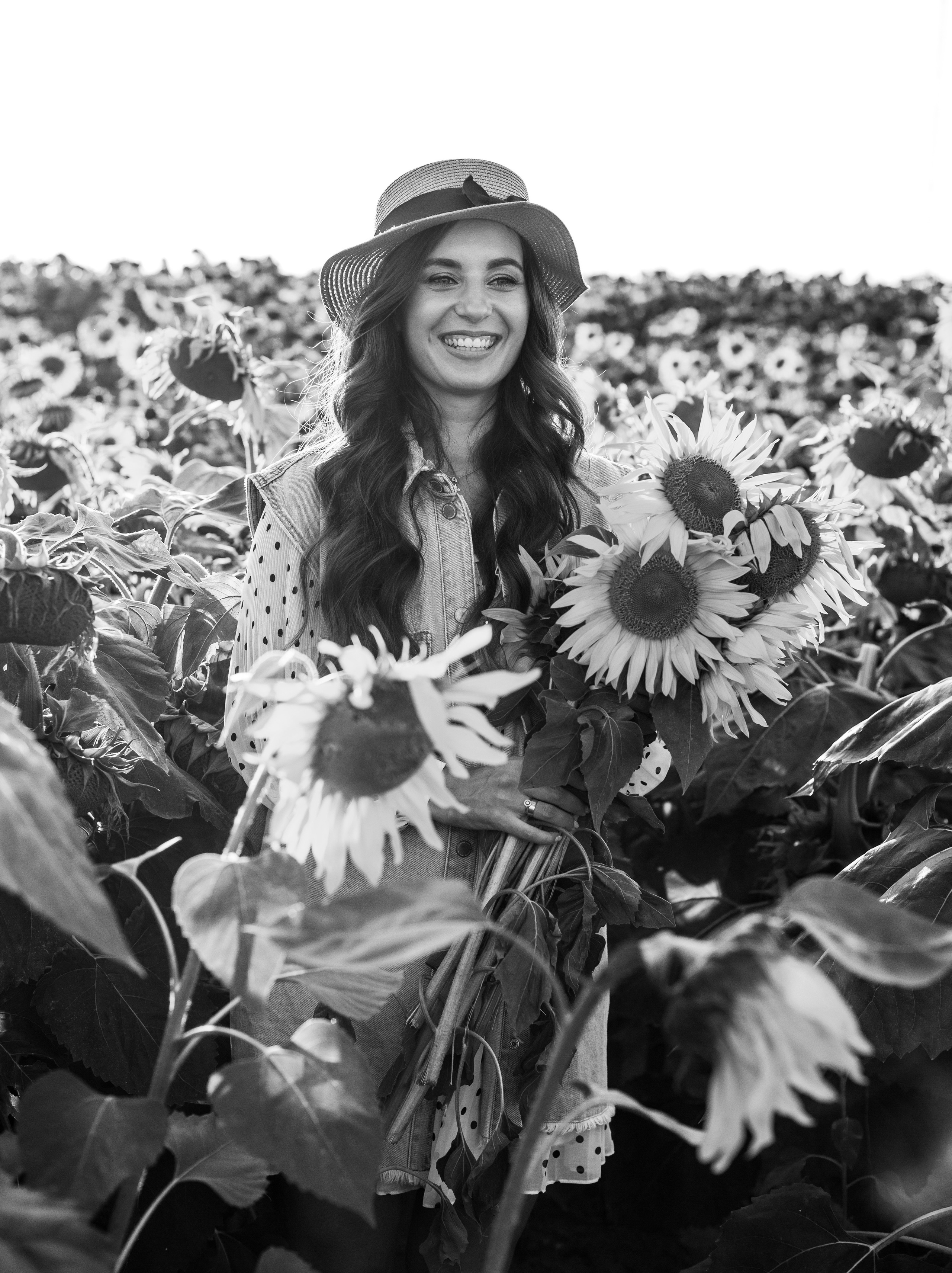 В цветочном поле. Портретный фотограф в Калининграде Алеся Раух