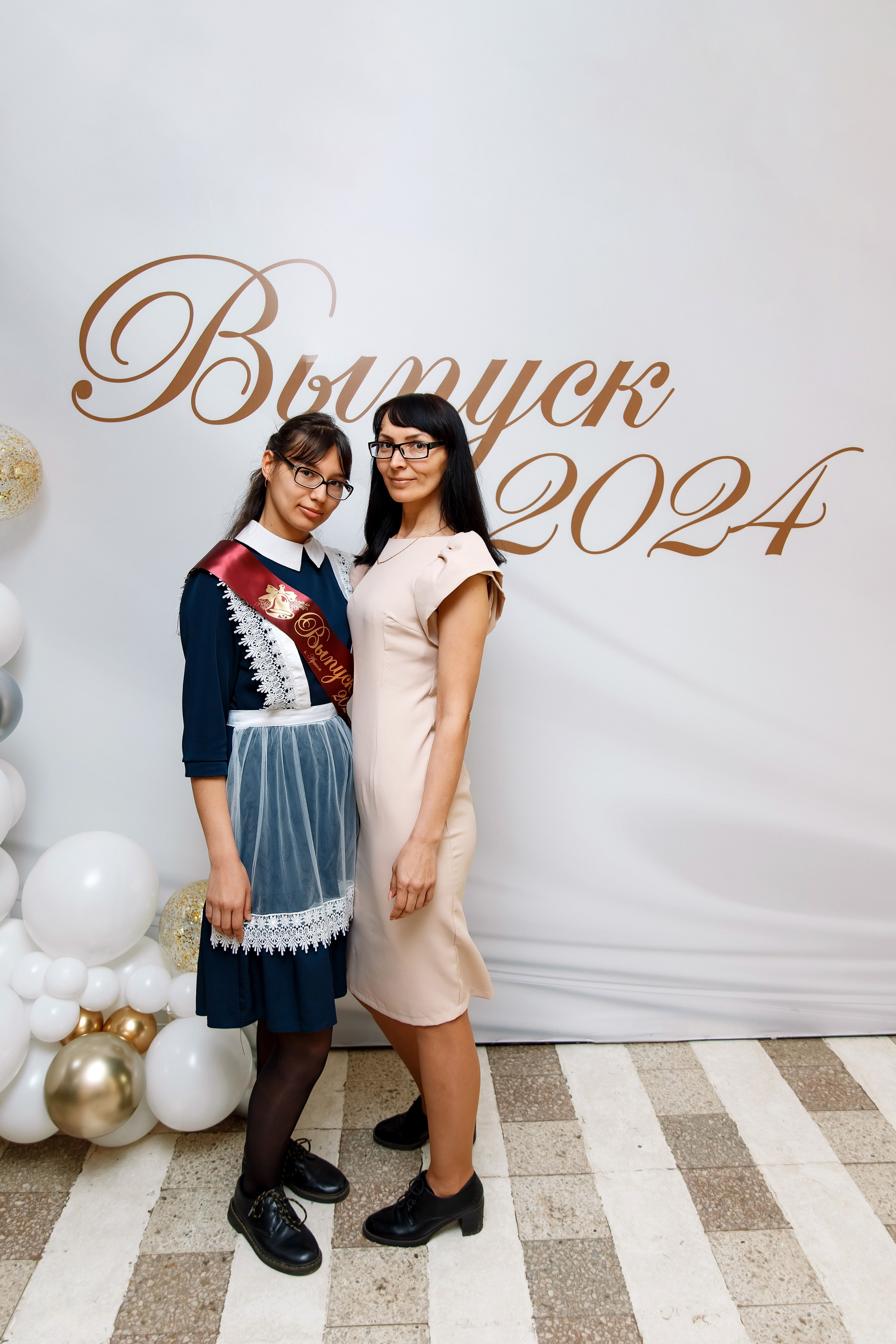 11 класс Последний звонок. Фотограф Любовь Корниенко, Примоский край