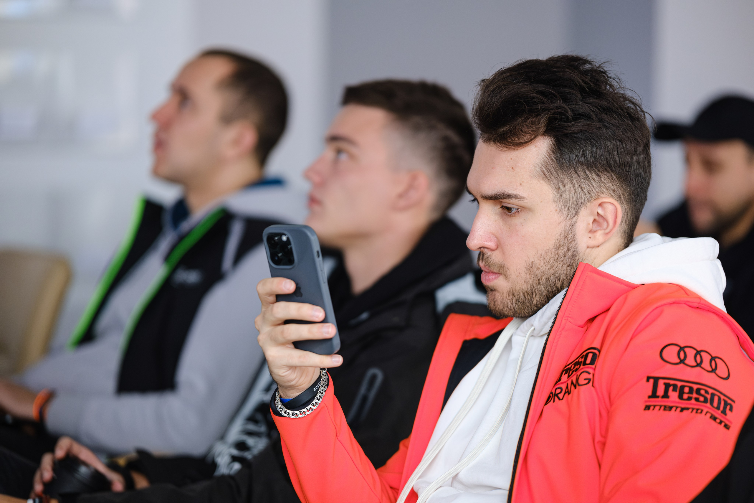 Российская серия гонок на выносливость. Авто и мотоспорт — фотограф Антон Медведев iCoguar