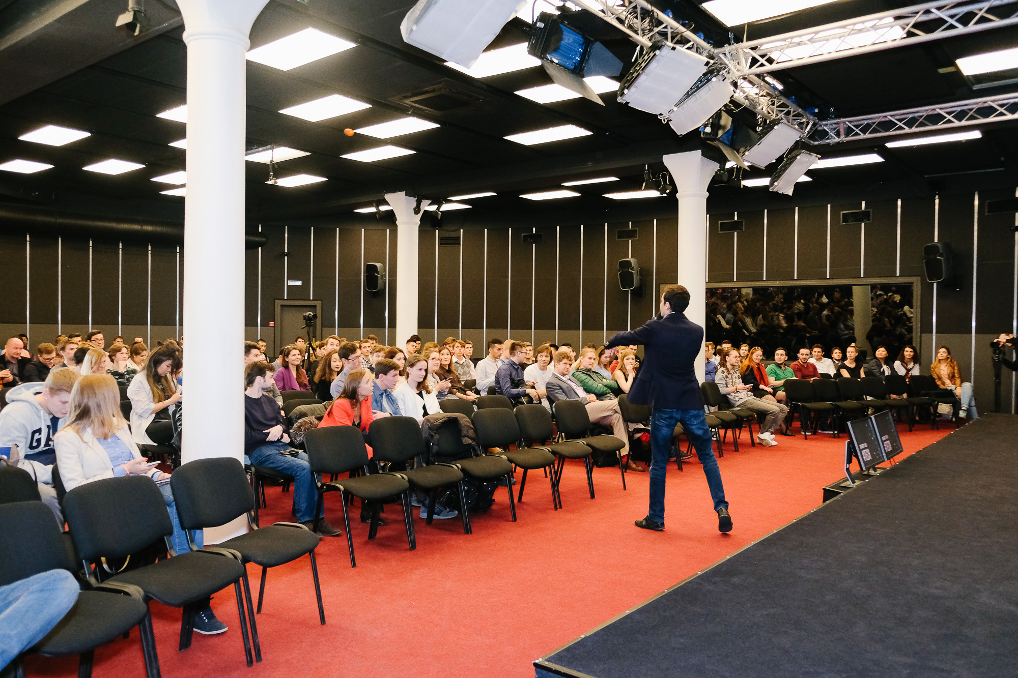 Ted Talks на Красном Октябре. Портретный и репортажный фотограф в Москве Олеся Лисарк