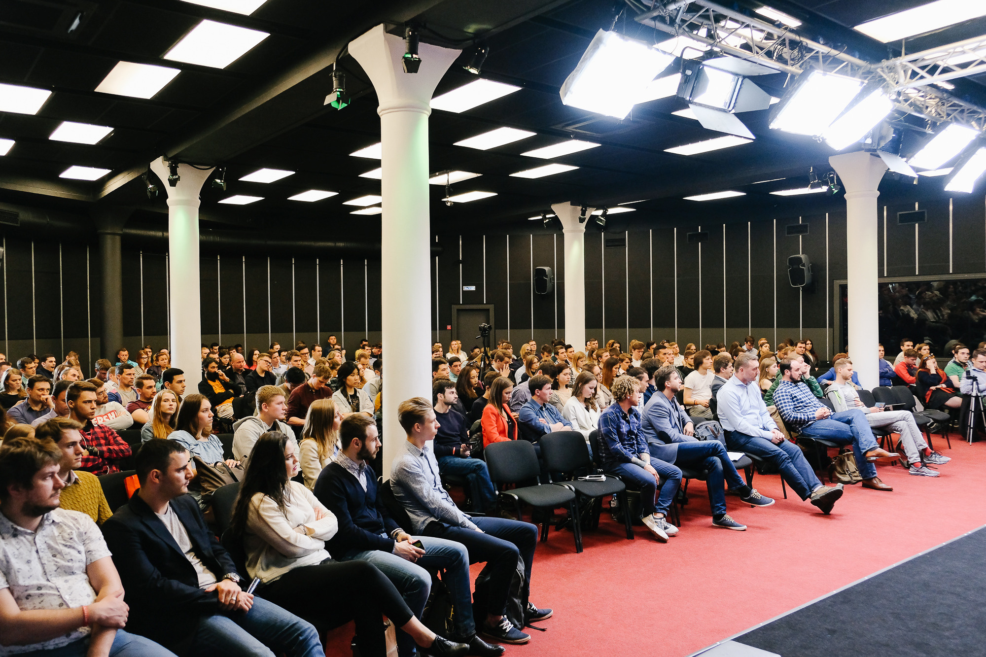 Ted Talks на Красном Октябре. Портретный и репортажный фотограф в Москве Олеся Лисарк