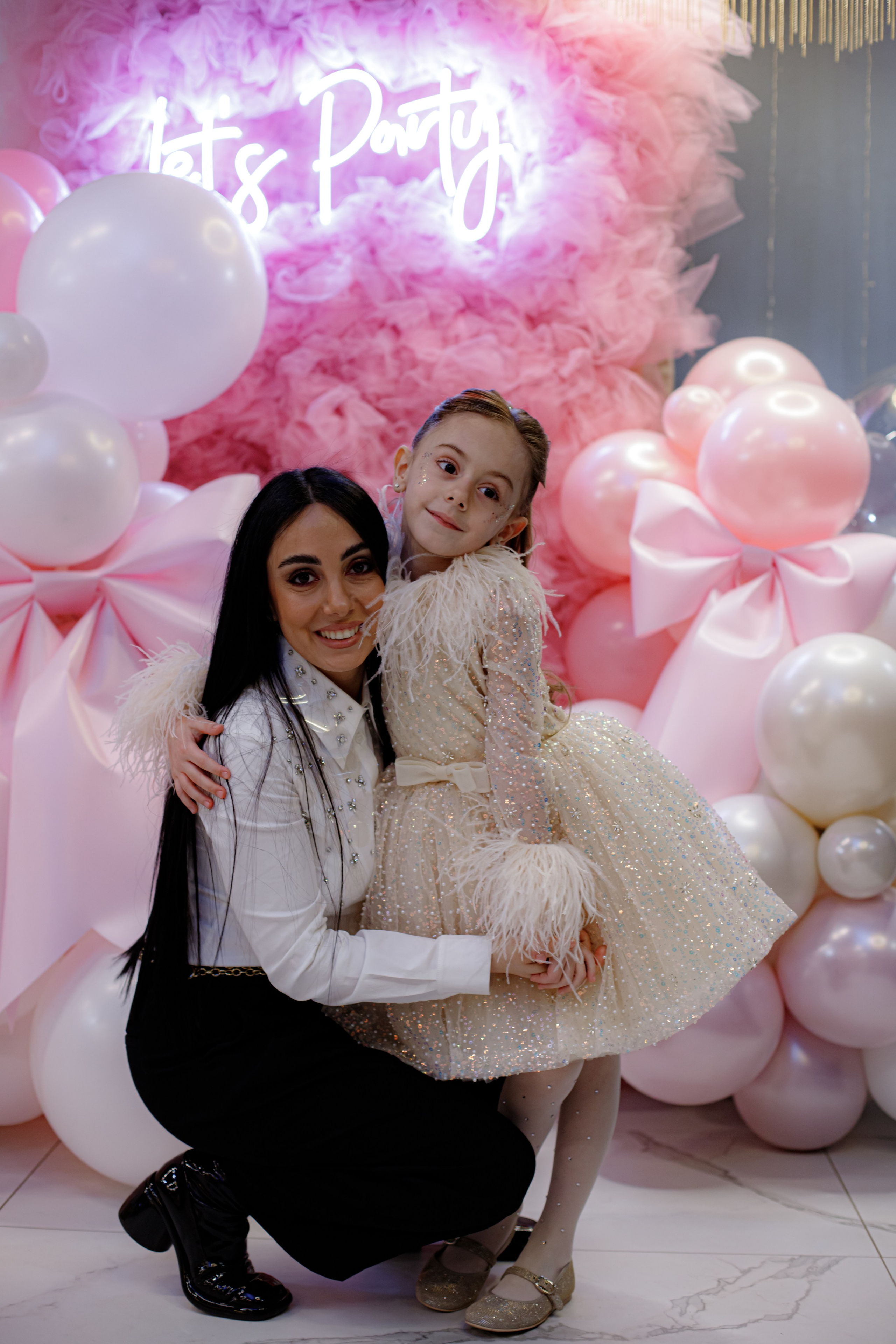 ASIA'S BIRTHDAY PARTY. Photokarish