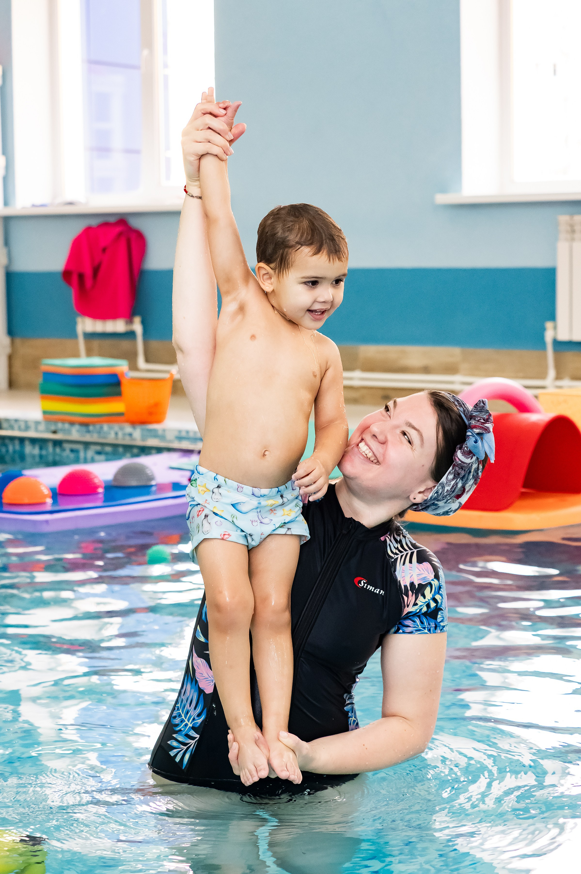 Грудничковое плавание. Репортажный, семейный и детский фотограф в Пензе и Заречном Арина Ермилова. Картины барельеф на заказ
