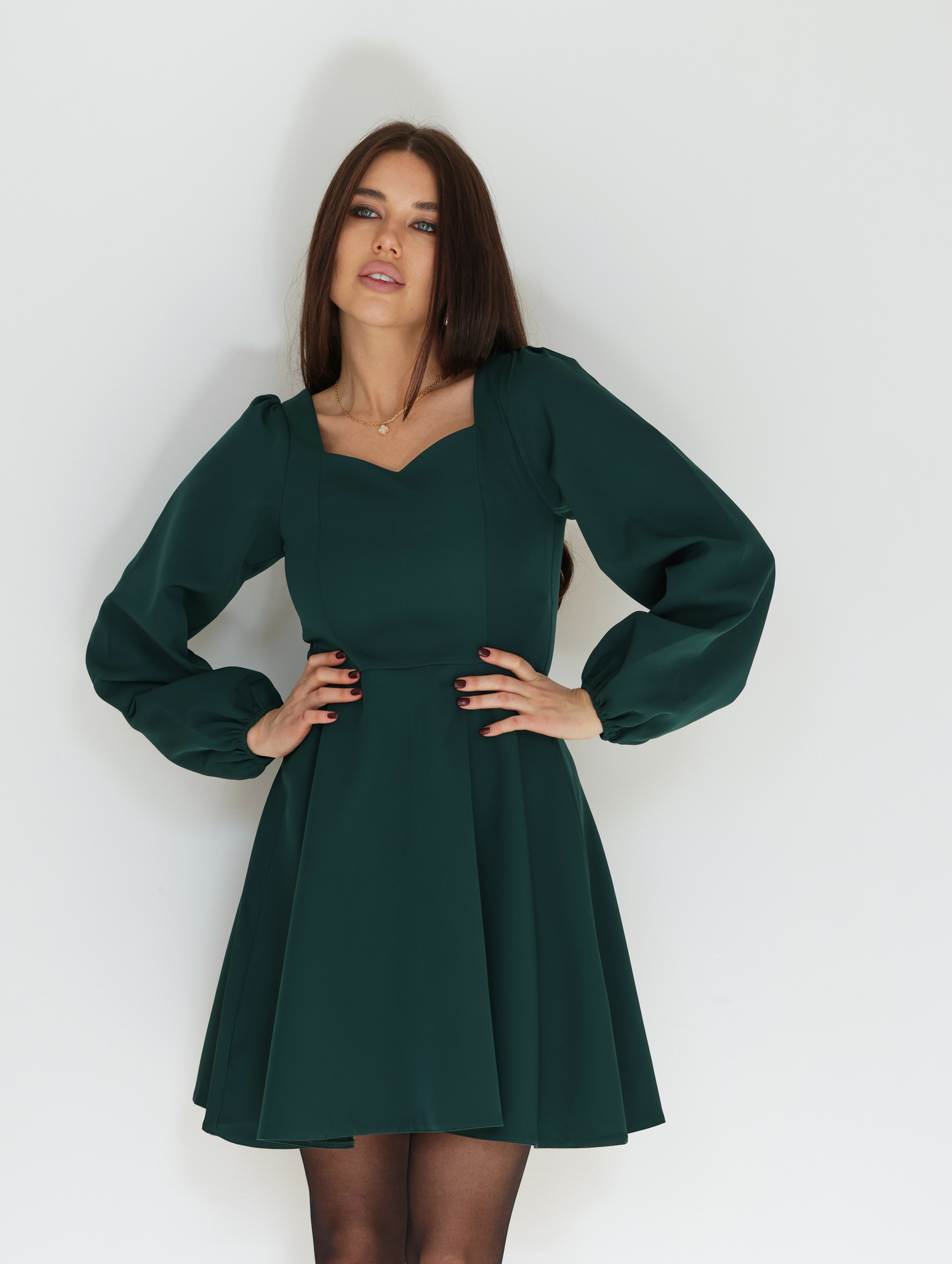 Платье изумрудное Belle Ame. Фото съемка товаров для макретплейсов Воронеж