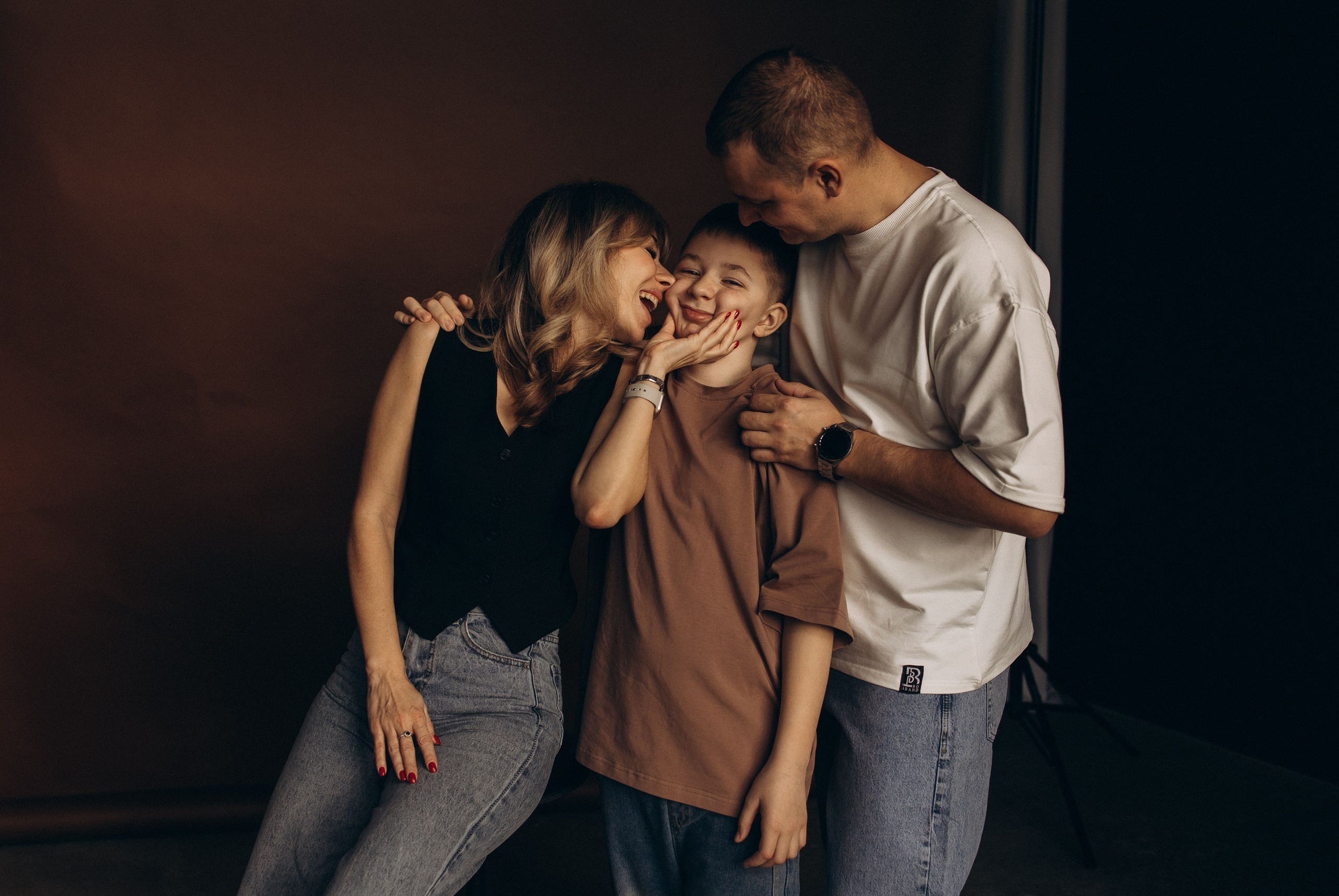 Игорь, Виктория и Макс — зал Натура. Семейный фотограф в Краснодаре Храмова Анна