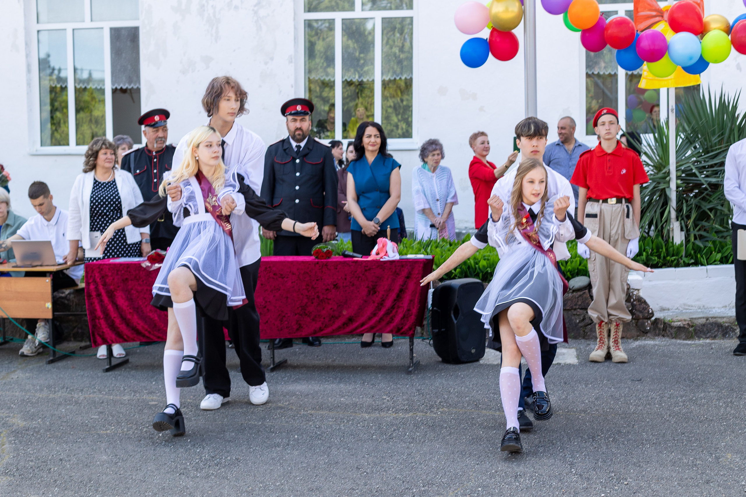 Последний звонок. Выпускные альбомы Майкоп, Краснодар Елена Золотарева