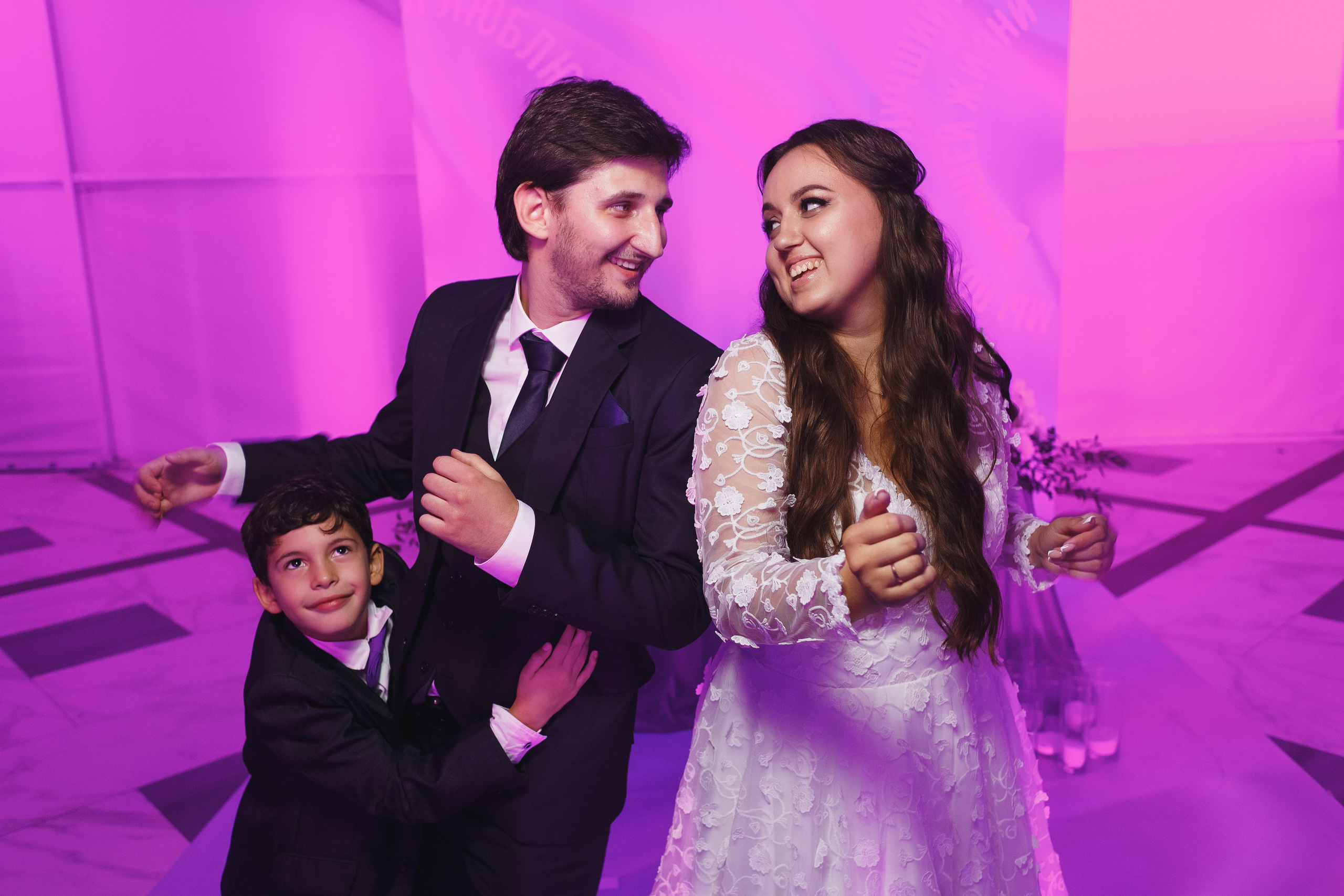 Романтические свадебные моменты Кирилла и Юли в Голден Хорс Таганрог. Свадебный и семейный фотограф в Таганроге Бакарюк Антон