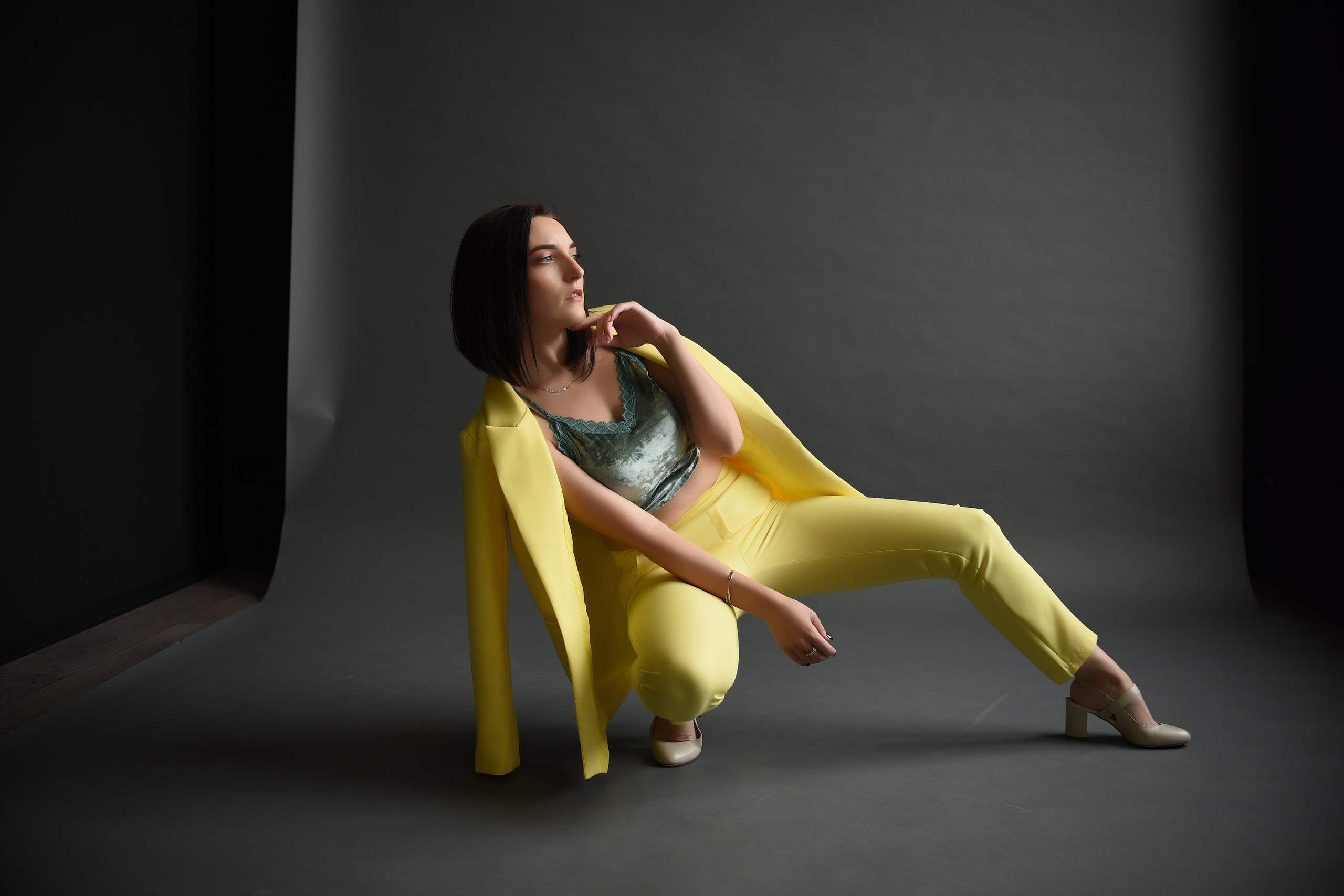 Индивидуальная студийная. Свадебный, семейный, детский, контент фотограф в Омске Максим Ильин