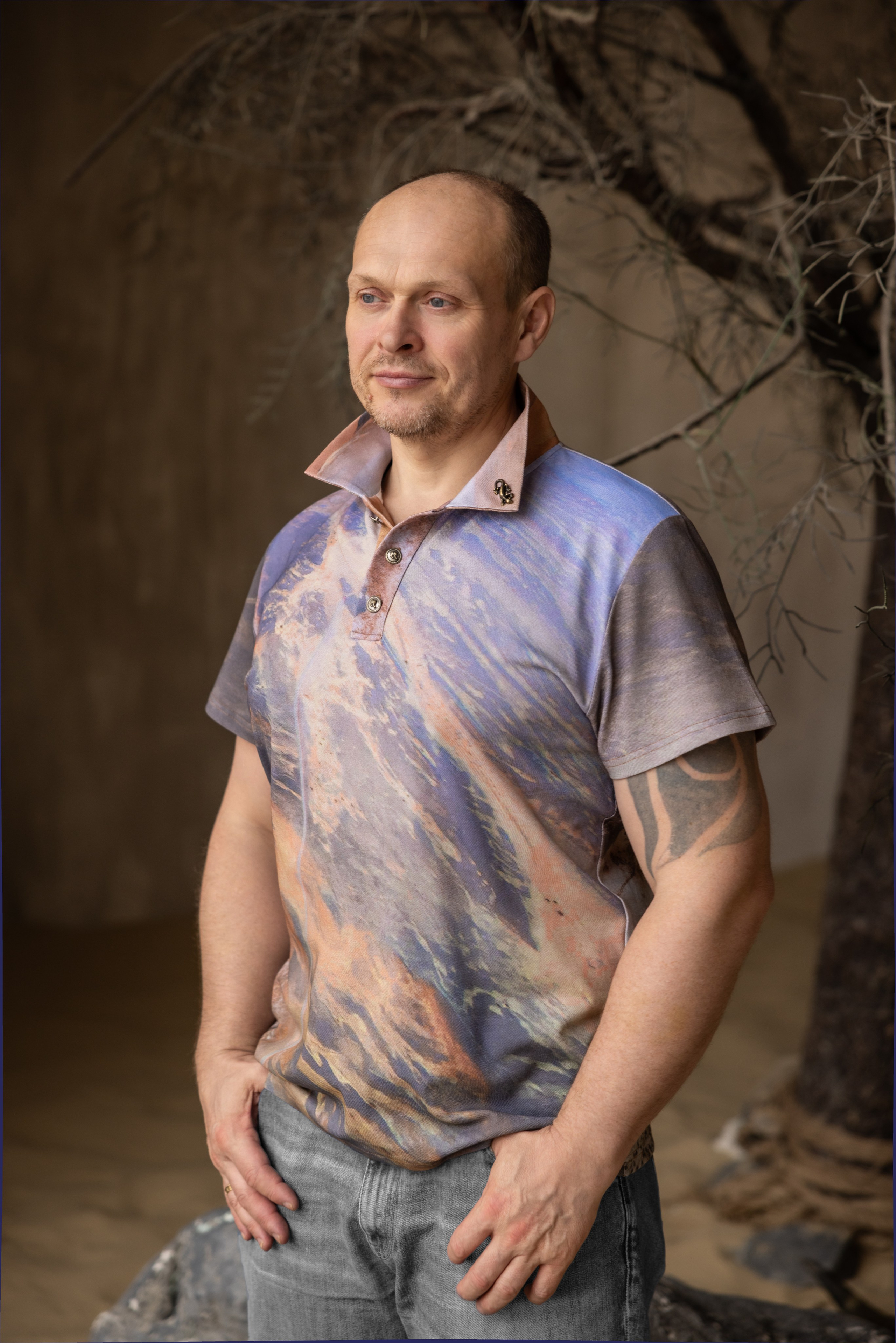 LIVING DESERT POLO. NATURAL SAFARI FASHION