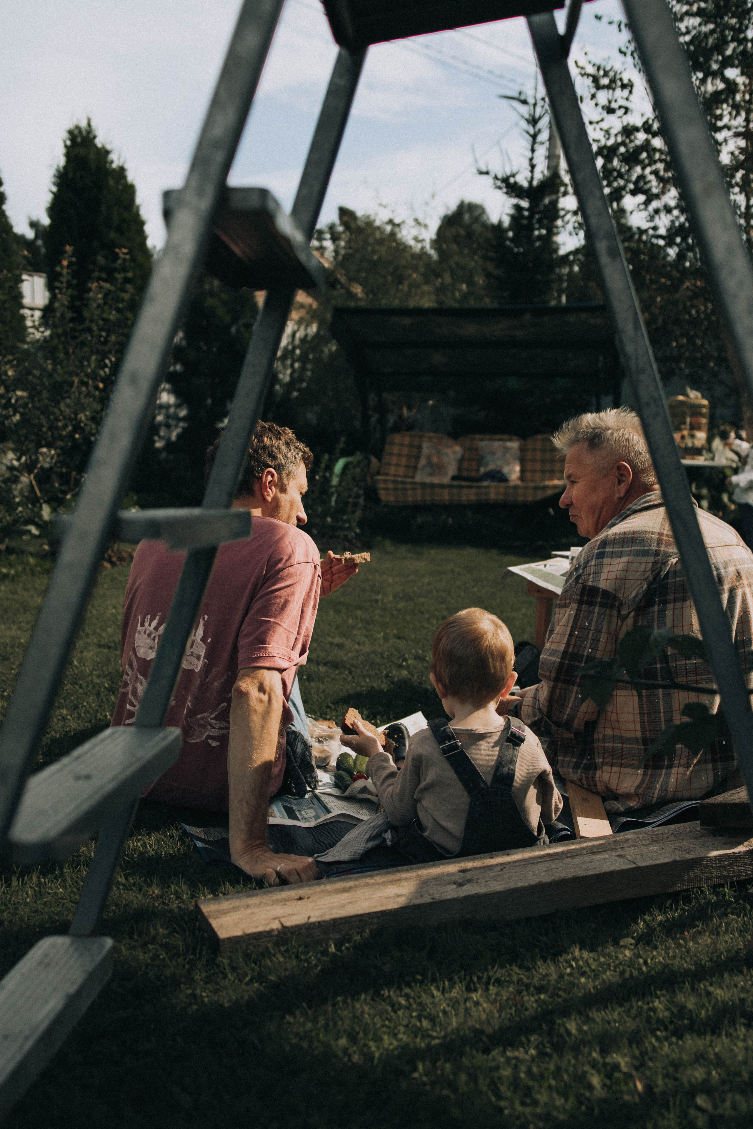 Стройка с дедом. Фотограф lifestylе в Москве Пшеничная Анастасия