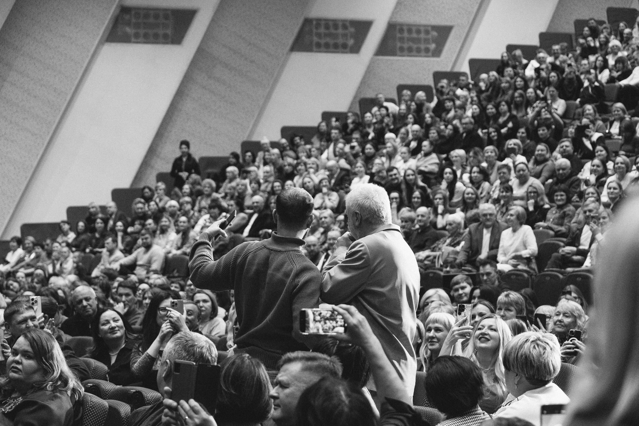 Сосо Павлиашвили в Красноярске 19.02.26. Фотограф Красноярск съемки лавстори, фотосессия в студии, портретная съемка, творческие фотосессии