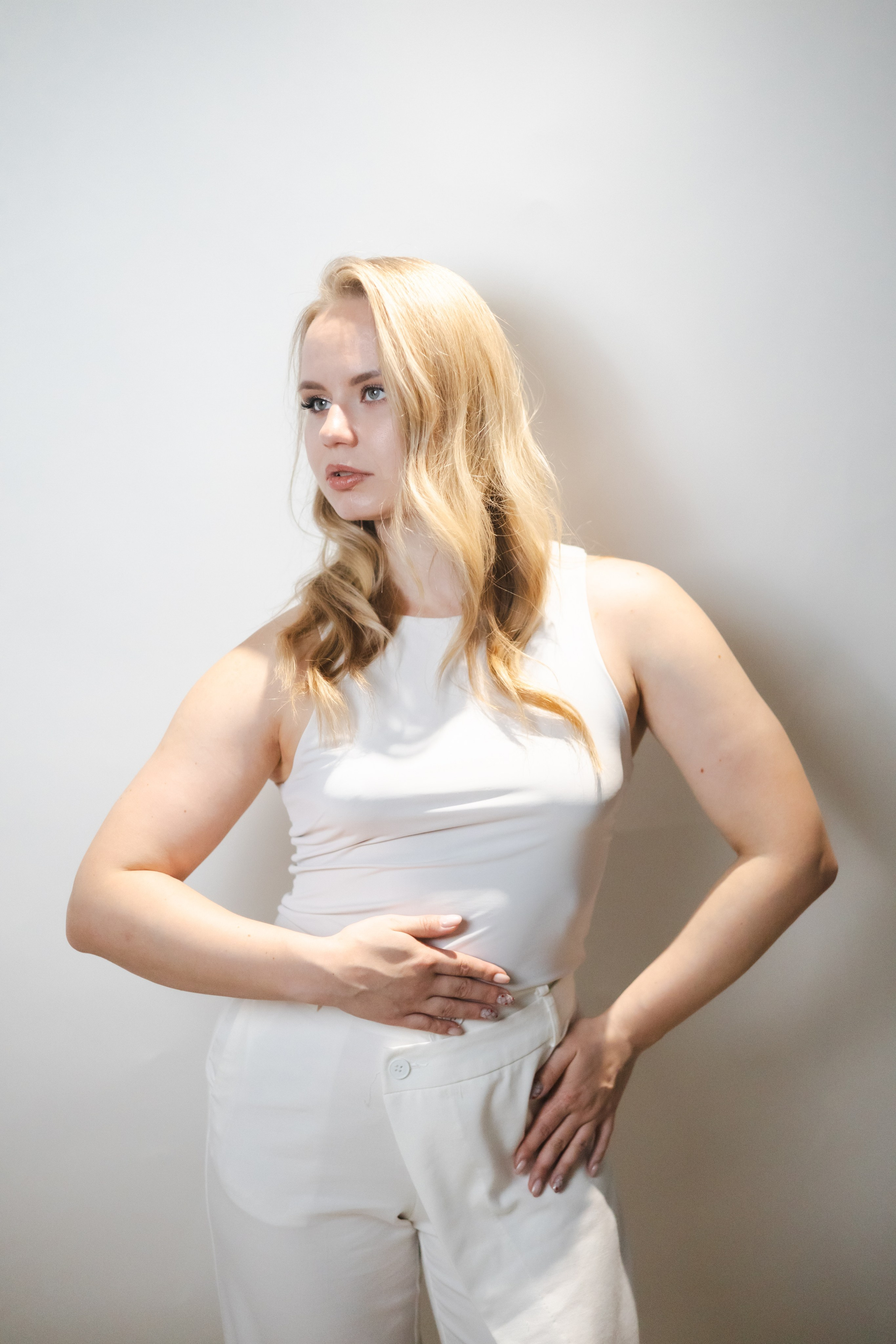 ЖЕНСКИЕ ПОРТРЕТЫ СТУДИЯ 2025. Фотограф Красноярск съемки лавстори, фотосессия в студии, портретная съемка, творческие фотосессии