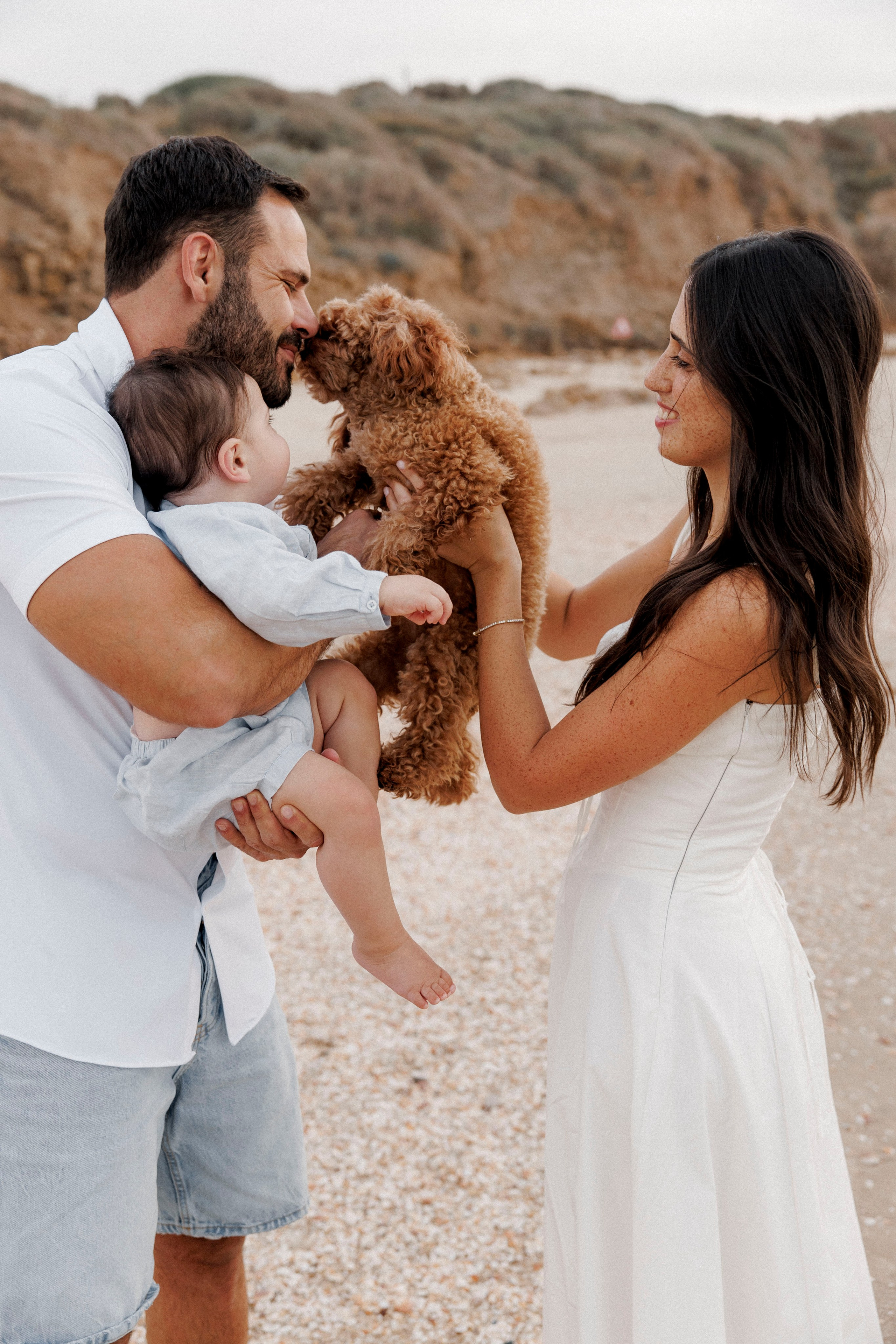 First year family photos near the sea. Главная