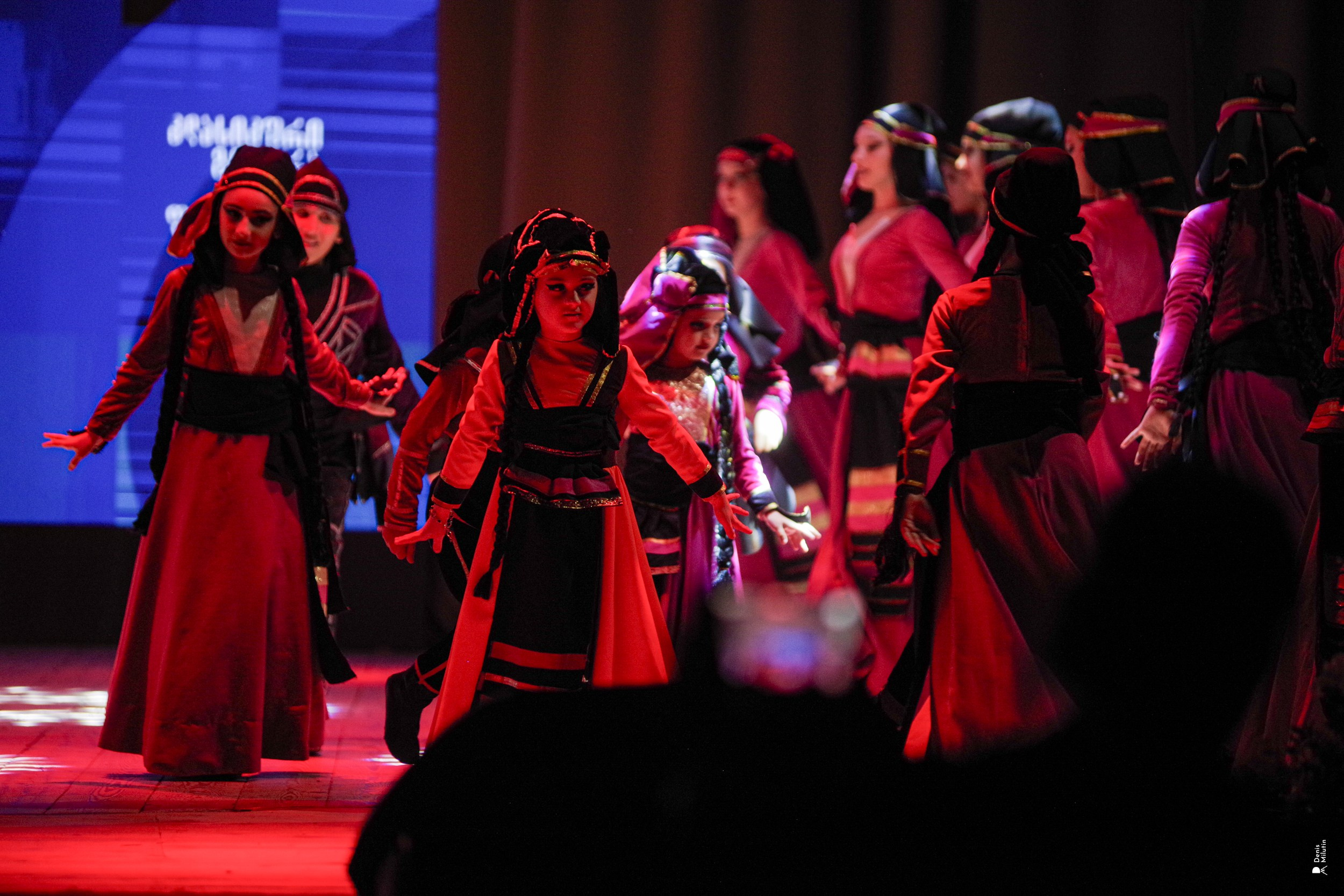 Танцы в Хоби. Портретный фотограф Денис Милютин