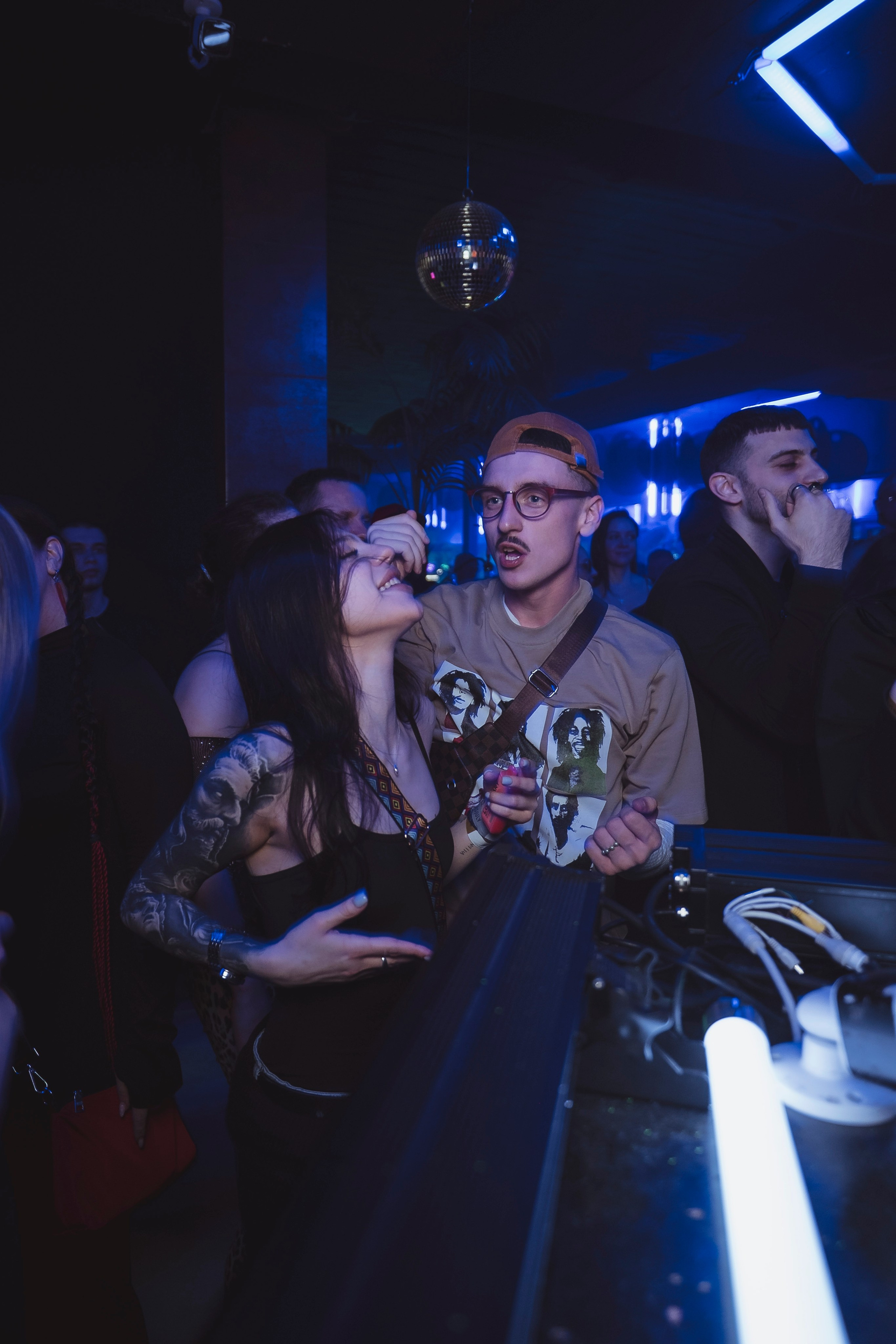 Embargo 30/03. Главная