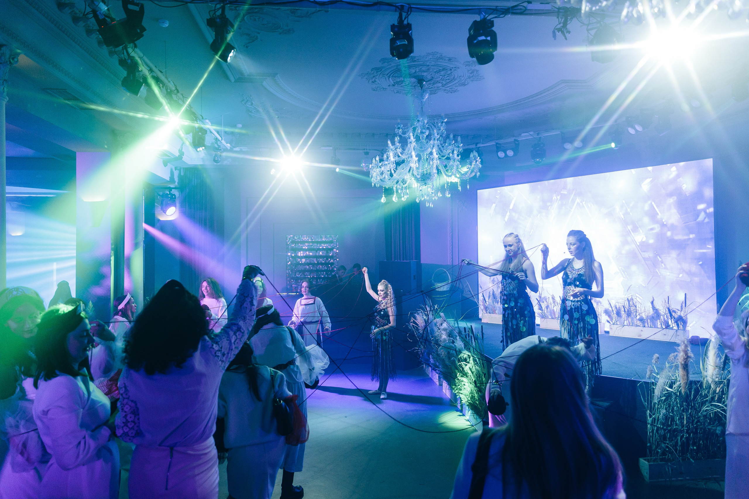 МЕГАДЕВИЧНИК 8 марта. Портфолио свадебного фотографа. Роман Каргаполов