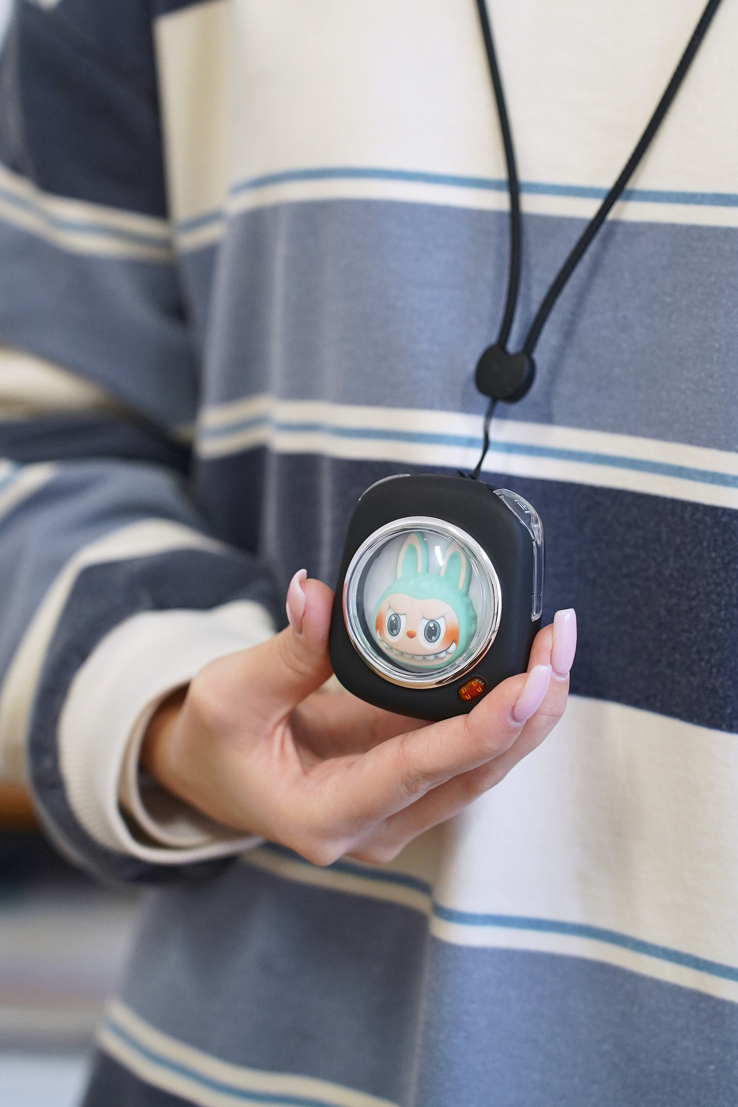 Наушники в интерьере. Фотограф